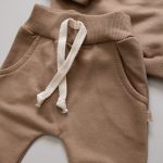 moletom e calça infantil, conjunto moletom bordado infantil, conjunto infantil estiloso, moletom gola careca infantil, moda bebe, roupa para bebe, roupa de criança, loja online infantil, loja de roupa de bebe online, frete grátis, roupinhas bebe estilosas, outono inverno, conjuntinho bebe, peças infantis, conjunto 100% algodão, roupa bebe confortável, loja de bebe, roupa infantil minimalista, roupa baby, moda baby, algodão premium, roupinha de bebê, vestuário para bebês, roupas para recém-nascidos, roupas de bebê menina/menino, enxoval de bebê, body de bebê, jogos de roupa para bebê, acessórios para bebê, moda bebê, roupinhas fofas para bebê, roupas para chá de bebê, baby, roupas para bebes, site confiável, peças infantis, moda infantil, roupa de criança, moda bebe fashion, le coeur, fácil de abotoar, roupinha unissex para bebe