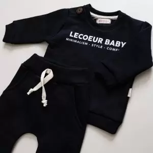 moletom e calça infantil, conjunto moletom peluciado infantil, conjunto infantil estiloso, moletom gola careca infantil, moda bebe, roupa para bebe, roupa de criança, loja online infantil, loja de roupa de bebe online, frete grátis, roupinhas bebe estilosas, outono inverno, conjuntinho bebe, peças infantis, conjunto 100% algodão, roupa bebe confortável, loja de bebe, roupa infantil minimalista, roupa baby, moda baby, algodão premium, roupinha de bebê, vestuário para bebês, roupas para recém-nascidos, roupas de bebê menina/menino, enxoval de bebê, body de bebê, jogos de roupa para bebê, acessórios para bebê, moda bebê, roupinhas fofas para bebê, roupas para chá de bebê, baby, roupas para bebes, site confiável, peças infantis, moda infantil, roupa de criança, moda bebe fashion, le coeur, fácil de abotoar, roupinha unissex para bebe