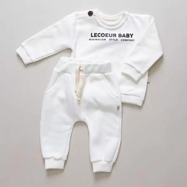 moletom e calça infantil, conjunto moletom peluciado infantil, conjunto infantil estiloso, moletom gola careca infantil, moda bebe, roupa para bebe, roupa de criança, loja online infantil, loja de roupa de bebe online, frete grátis, roupinhas bebe estilosas, outono inverno, conjuntinho bebe, peças infantis, conjunto 100% algodão, roupa bebe confortável, loja de bebe, roupa infantil minimalista, roupa baby, moda baby, algodão premium, roupinha de bebê, vestuário para bebês, roupas para recém-nascidos, roupas de bebê menina/menino, enxoval de bebê, body de bebê, jogos de roupa para bebê, acessórios para bebê, moda bebê, roupinhas fofas para bebê, roupas para chá de bebê, baby, roupas para bebes, site confiável, peças infantis, moda infantil, roupa de criança, moda bebe fashion, le coeur, fácil de abotoar, roupinha unissex para bebe