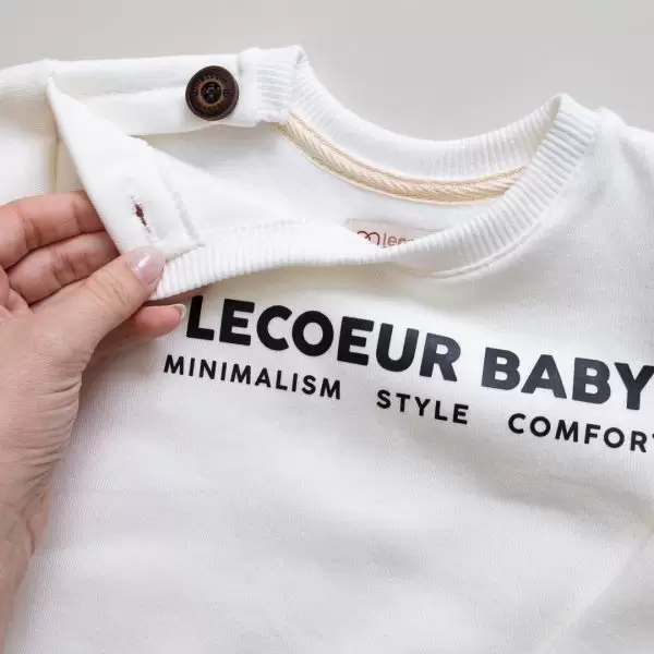 moletom e calça infantil, conjunto moletom peluciado infantil, conjunto infantil estiloso, moletom gola careca infantil, moda bebe, roupa para bebe, roupa de criança, loja online infantil, loja de roupa de bebe online, frete grátis, roupinhas bebe estilosas, outono inverno, conjuntinho bebe, peças infantis, conjunto 100% algodão, roupa bebe confortável, loja de bebe, roupa infantil minimalista, roupa baby, moda baby, algodão premium, roupinha de bebê, vestuário para bebês, roupas para recém-nascidos, roupas de bebê menina/menino, enxoval de bebê, body de bebê, jogos de roupa para bebê, acessórios para bebê, moda bebê, roupinhas fofas para bebê, roupas para chá de bebê, baby, roupas para bebes, site confiável, peças infantis, moda infantil, roupa de criança, moda bebe fashion, le coeur, fácil de abotoar, roupinha unissex para bebe