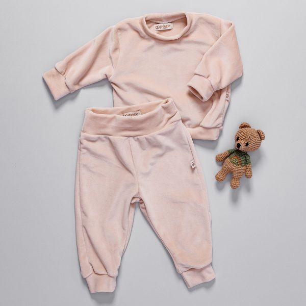 moletom e calça infantil, conjunto moletom peluciado infantil, conjunto plush infantil, conjunto peluciado infantil, conjunto infantil estiloso, moletom gola careca infantil, moda bebe, roupa para bebe, roupa de criança, loja online infantil, loja de roupa de bebe online, frete grátis, roupinhas bebe estilosas, outono inverno, conjuntinho bebe, peças infantis, conjunto 100% algodão, roupa bebe confortável, loja de bebe, roupa infantil minimalista, roupa baby, moda baby, algodão premium, roupinha de bebê, vestuário para bebês, roupas para recém-nascidos, roupas de bebê menina/menino, enxoval de bebê, body de bebê, jogos de roupa para bebê, acessórios para bebê, moda bebê, roupinhas fofas para bebê, roupas para chá de bebê, baby, roupas para bebes, site confiável, peças infantis, moda infantil, roupa de criança, moda bebe fashion, le coeur, fácil de abotoar, roupinha unissex para bebe