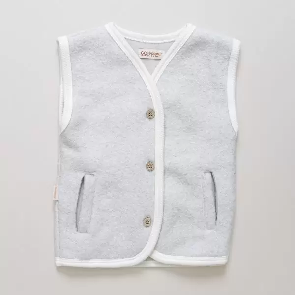 enxoval para bebê, lista de enxoval maternidade, dicas de maternidade, mamãe de primeira viagem, recém-nascido, puerpério, amamentação, dúvidas sobre maternidade, gravidez, parto, cesárea, parto natural, dicas para o sono do bebê, primeiros passos do bebê, macacão infantil, macacão bebê, malha 100% algodão, verão, primavera verão, baby, site confiável, peças infantis, moda infantil, roupa de criança, conjunto body manga curta infantil, unissex, Le Coeur, minimalista, roupas de bebê, roupas infantis, moda bebê, roupas para recém-nascido, loja de bebê online, conjuntos de bebê, roupa de bebê a preço acessível, roupas de bebê em promoção, roupas de bebê para o verão, conjuntos de roupas de bebê, roupas de bebê meia estação, roupa que cresce junto com o bebê, calça para bebê, macacão para bebê, camiseta bebê, roupas de bebê fáceis de trocar, body bebê, calça bebê, macacão com pezinho, saída de maternidade, roupa de bebê para sair da maternidade, roupa para neném, peças para neném maternidade, sapatinho de bebê, mantinha de bebê, roupa de bebê menino, roupa de bebê menina, touca para bebê, gorro para bebê, peças para aquecer o bebê, inverno, roupas de inverno para bebê, kit maternidade, enxoval bebê completo, kit body e calça bebê, kit saída de maternidade, kit roupas de recém-nascido, calça bebê suedine algodão, roupa de bebê confortável, enxoval bebê, roupas infantis, roupas para bebês preço, calça bebê, roupas personalizadas, roupas de maternidade, roupas de bebê confortáveis, calça de bebê unissex, ideias para mesversário, dicas de amamentação, quarto de bebê, decoração para quarto de bebê, malha leve e respirável, feito em algodão, confortável, maciez, moderna e estilosa, peças meia estação, enxoval completo para bebê, o que levar na mala da maternidade, lista enxoval maternidade atualizada, enxoval prático para recém-nascido, itens essenciais do enxoval, enxoval para mamãe e bebê, bolsa maternidade organizada, maternidade real, maternidade leve, maternidade na prática, dicas para mamães de primeira viagem, cuidados com o bebê recém-nascido, o que comprar antes do nascimento, roupinhas para maternidade, enxoval minimalista, enxoval sustentável para bebê, roupas fresquinhas para bebê, moda bebê verão, roupa leve para dias quentes, conjuntinho de verão bebê, roupas de bebê respiráveis, tecidos leves para o calor, roupas de bebê para meia-estação, looks de verão para bebê, conforto térmico para o bebê, roupa de bebê para clima quente, kit verão bebê, looks básicos de verão, roupas de bebê para passear, roupas de bebê para o dia a dia, roupas de bebê 100% algodão, algodão macio para bebê, roupas de bebê hipoalergênicas, tecidos naturais para bebê, roupas sem poliéster, malha respirável para bebê, roupas seguras para a pele do bebê, conforto e maciez para o bebê, roupas que não irritam a pele, roupas duráveis e confortáveis, roupas que acompanham o crescimento, qualidade premium infantil, roupas com toque suave, body de algodão para bebê, body manga curta bebê verão, calça bebê algodão, macacão leve para recém-nascido, conjunto bebê minimalista, roupas básicas para bebê, roupas neutras unissex, roupinhas para bebê menino e menina, kit body e calça bebê, kit roupas para recém-nascido, saída maternidade algodão, roupas práticas para trocar, roupas para o enxoval do bebê, roupas para dormir o bebê, pijaminha bebê, roupa para o bebê dormir confortável, amor em cada detalhe, feito com carinho para o bebê, cada fase com conforto, roupas para momentos especiais, estilo minimalista infantil, conforto que abraça, roupas que acompanham o crescimento, moda infantil afetiva, roupas pensadas para o dia a dia da mamãe.