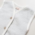 enxoval para bebê, lista de enxoval maternidade, dicas de maternidade, mamãe de primeira viagem, recém-nascido, puerpério, amamentação, dúvidas sobre maternidade, gravidez, parto, cesárea, parto natural, dicas para o sono do bebê, primeiros passos do bebê, macacão infantil, macacão bebê, malha 100% algodão, verão, primavera verão, baby, site confiável, peças infantis, moda infantil, roupa de criança, conjunto body manga curta infantil, unissex, Le Coeur, minimalista, roupas de bebê, roupas infantis, moda bebê, roupas para recém-nascido, loja de bebê online, conjuntos de bebê, roupa de bebê a preço acessível, roupas de bebê em promoção, roupas de bebê para o verão, conjuntos de roupas de bebê, roupas de bebê meia estação, roupa que cresce junto com o bebê, calça para bebê, macacão para bebê, camiseta bebê, roupas de bebê fáceis de trocar, body bebê, calça bebê, macacão com pezinho, saída de maternidade, roupa de bebê para sair da maternidade, roupa para neném, peças para neném maternidade, sapatinho de bebê, mantinha de bebê, roupa de bebê menino, roupa de bebê menina, touca para bebê, gorro para bebê, peças para aquecer o bebê, inverno, roupas de inverno para bebê, kit maternidade, enxoval bebê completo, kit body e calça bebê, kit saída de maternidade, kit roupas de recém-nascido, calça bebê suedine algodão, roupa de bebê confortável, enxoval bebê, roupas infantis, roupas para bebês preço, calça bebê, roupas personalizadas, roupas de maternidade, roupas de bebê confortáveis, calça de bebê unissex, ideias para mesversário, dicas de amamentação, quarto de bebê, decoração para quarto de bebê, malha leve e respirável, feito em algodão, confortável, maciez, moderna e estilosa, peças meia estação, enxoval completo para bebê, o que levar na mala da maternidade, lista enxoval maternidade atualizada, enxoval prático para recém-nascido, itens essenciais do enxoval, enxoval para mamãe e bebê, bolsa maternidade organizada, maternidade real, maternidade leve, maternidade na prática, dicas para mamães de primeira viagem, cuidados com o bebê recém-nascido, o que comprar antes do nascimento, roupinhas para maternidade, enxoval minimalista, enxoval sustentável para bebê, roupas fresquinhas para bebê, moda bebê verão, roupa leve para dias quentes, conjuntinho de verão bebê, roupas de bebê respiráveis, tecidos leves para o calor, roupas de bebê para meia-estação, looks de verão para bebê, conforto térmico para o bebê, roupa de bebê para clima quente, kit verão bebê, looks básicos de verão, roupas de bebê para passear, roupas de bebê para o dia a dia, roupas de bebê 100% algodão, algodão macio para bebê, roupas de bebê hipoalergênicas, tecidos naturais para bebê, roupas sem poliéster, malha respirável para bebê, roupas seguras para a pele do bebê, conforto e maciez para o bebê, roupas que não irritam a pele, roupas duráveis e confortáveis, roupas que acompanham o crescimento, qualidade premium infantil, roupas com toque suave, body de algodão para bebê, body manga curta bebê verão, calça bebê algodão, macacão leve para recém-nascido, conjunto bebê minimalista, roupas básicas para bebê, roupas neutras unissex, roupinhas para bebê menino e menina, kit body e calça bebê, kit roupas para recém-nascido, saída maternidade algodão, roupas práticas para trocar, roupas para o enxoval do bebê, roupas para dormir o bebê, pijaminha bebê, roupa para o bebê dormir confortável, amor em cada detalhe, feito com carinho para o bebê, cada fase com conforto, roupas para momentos especiais, estilo minimalista infantil, conforto que abraça, roupas que acompanham o crescimento, moda infantil afetiva, roupas pensadas para o dia a dia da mamãe.