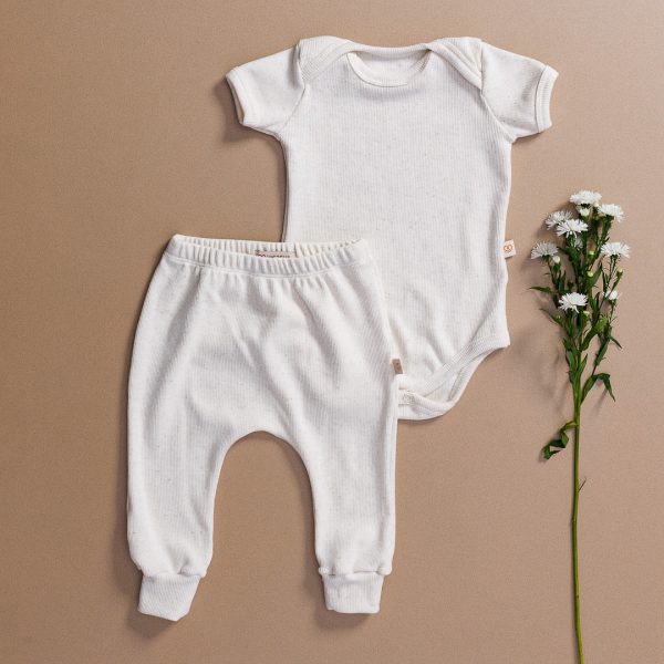 conjunto body e calça bebe, conjunto body e calça infantil, conjunto canelado infantil, verão, baby, site confiável, primavera verão, peças infantis, moda infantil, roupa de criança, conjunto body manga curta infantil, unissex, le coeur, minimalista, Roupas de bebê, Roupas infantis, Moda bebê, Roupas para recém-nascido, loja de bebê online, Conjuntos de bebê, Roupa de bebê a preço acessível, Roupas de bebê em promoção, Roupas de bebê para o verão, Conjuntos de roupas de bebê, Roupas de bebê meia estação, Roupa que cresce junto com o bebê, calça para bebê, Macacão para bebê Camiseta bebê, Roupas de bebê Fáceis de trocar, Body bebê, Calça bebê, macacão com pezinho, Saída de maternidade, Roupa de bebê para sair da maternidade, Roupa para neném, Peças para neném