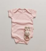 body bebe malha suedine 100% algodão verão baby praticidade qualidade roupas para bebes site confiavel primavera verão peças infantis moda infantil roupa de criança conjunto body manga curta infantil fashion unissex le coeur varejo minimalista estiloso basico pratico facil abotoar leve moda bebe baby Comprar roupa de bebê online Lojas de roupa de bebê Roupa de bebê em promoção Outlet de roupas de bebê Roupa de bebê barata Ofertas de roupas de bebê Roupas de bebê com desconto Loja virtual de roupa de bebê Roupas de bebê de qualidade Roupas de bebê entrega rápida Roupas de bebê frete grátis Roupas de bebê exclusivas Roupas de bebê importadas Roupas de bebê de algodão Roupas de bebê ecológicas Roupas de bebê personalizadas Roupas de bebê recém-nascido Conjuntos de roupas de bebê Roupas de bebê para inverno Roupas de bebê para verão Roupas de bebê unissexo Roupas de bebê para batizado Roupas de bebê para festas Roupas de bebê modernas Roupas de bebê estilosas Roupas de bebê de grife Macacões de bebê Bodies de bebê Vestidos de bebê Conjuntos de saída de maternidade