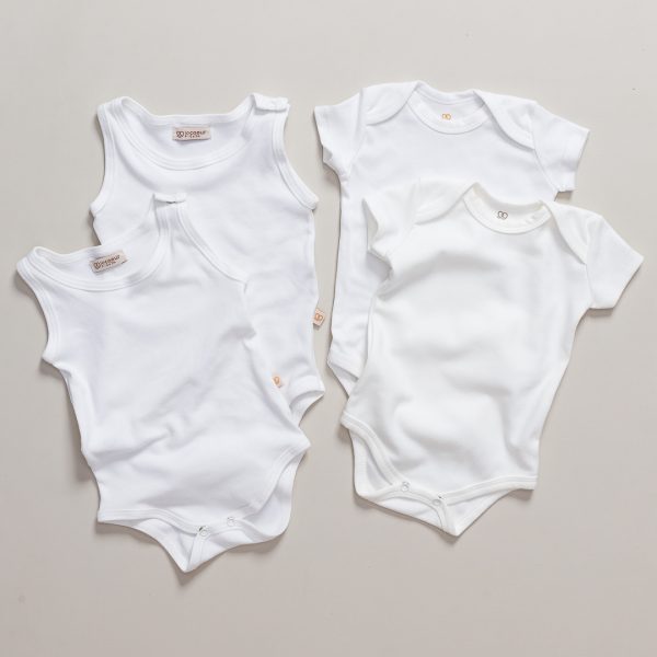 kit com 4 body, body regata infantil, body regata bebe, body manga curta infantil, kit body infantil, kit body bebe, malha 100% algodão, verão, baby, site confiável, primavera verão, peças infantis, moda infantil, roupa de criança, conjunto body manga curta infantil, unissex, le coeur, minimalista, Roupas de bebê, Roupas infantis, Moda bebê, Roupas para recém-nascido, loja de bebê online, Conjuntos de bebê, Roupa de bebê a preço acessível, Roupas de bebê em promoção, Roupas de bebê para o verão, Conjuntos de roupas de bebê, Roupas de bebê meia estação, Roupa que cresce junto com o bebê, calça para bebê, Macacão para bebê Camiseta bebê, Roupas de bebê Fáceis de trocar, Body bebê, Calça bebê, macacão com pezinho, Saída de maternidade, Roupa de bebê para sair da maternidade, Roupa para neném, Peças para neném, short infantil, shorts para bebe, jaqueta para bebe, conjunto jaqueta e short, conjunto listrado infantil