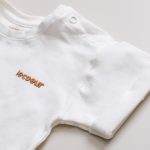 enxoval para bebe lista de enxoval maternidade dicas de maternidade mamae de primeira viagem recem nasciso puerperio amamentacao duvidas sobre maternidade gravidez parto cesaria parto natural dicas para o sono do bebe dicas de amamentacao primeiros passos do bebe macacão infantil, macacão bebe, malha 100% algodão, verão, baby, site confiável, primavera verão, peças infantis, moda infantil, roupa de criança, conjunto body manga curta infantil, unissex, le coeur, minimalista, Roupas de bebê, Roupas infantis, Moda bebê, Roupas para recém-nascido, loja de bebê online, Conjuntos de bebê, Roupa de bebê a preço acessível, Roupas de bebê em promoção, Roupas de bebê para o verão, Conjuntos de roupas de bebê, Roupas de bebê meia estação, Roupa que cresce junto com o bebê, calça para bebê, Macacão para bebê Camiseta bebê, Roupas de bebê Fáceis de trocar, Body bebê, Calça bebê, macacão com pezinho, Saída de maternidade, Roupa de bebê para sair da maternidade, Roupa para neném, Peças para neném maternidade sapatinho de bebe mantinha de bebe roupa de bebe menino roupa de bebe menina touca para bebe gorro para bebe pecas para aquecer o bebe inverno roupas de inverno para bebe o que levar na bolsa da maternidade o que o bebe mais usa nos primeiros dias leite materno amamentação mantas sapatinhos para bebe mala maternidade