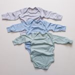 enxoval para bebe lista de enxoval maternidade dicas de maternidade mamae de primeira viagem recem nasciso puerperio amamentacao duvidas sobre maternidade gravidez parto cesaria parto natural dicas para o sono do bebe dicas de amamentacao primeiros passos do bebe macacão infantil, macacão bebe, malha 100% algodão, verão, baby, site confiável, primavera verão, peças infantis, moda infantil, roupa de criança, conjunto body manga curta infantil, unissex, le coeur, minimalista, Roupas de bebê, Roupas infantis, Moda bebê, Roupas para recém-nascido, loja de bebê online, Conjuntos de bebê, Roupa de bebê a preço acessível, Roupas de bebê em promoção, Roupas de bebê para o verão, Conjuntos de roupas de bebê, Roupas de bebê meia estação, Roupa que cresce junto com o bebê, calça para bebê, Macacão para bebê Camiseta bebê, Roupas de bebê Fáceis de trocar, Body bebê, Calça bebê, macacão com pezinho, Saída de maternidade, Roupa de bebê para sair da maternidade, Roupa para neném, Peças para neném maternidade sapatinho de bebe mantinha de bebe roupa de bebe menino roupa de bebe menina touca para bebe gorro para bebe pecas para aquecer o bebe inverno roupas de inverno para bebe
