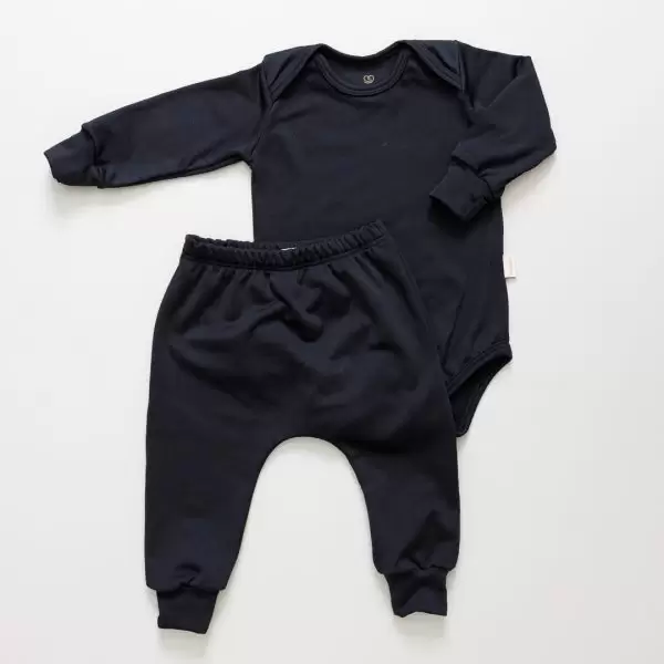 enxoval para bebê, lista de enxoval maternidade, dicas de maternidade, mamãe de primeira viagem, recém-nascido, puerpério, amamentação, dúvidas sobre maternidade, gravidez, parto, cesárea, parto natural, dicas para o sono do bebê, primeiros passos do bebê, macacão infantil, macacão bebê, malha 100% algodão, verão, primavera verão, baby, site confiável, peças infantis, moda infantil, roupa de criança, conjunto body manga curta infantil, unissex, Le Coeur, minimalista, roupas de bebê, roupas infantis, moda bebê, roupas para recém-nascido, loja de bebê online, conjuntos de bebê, roupa de bebê a preço acessível, roupas de bebê em promoção, roupas de bebê para o verão, conjuntos de roupas de bebê, roupas de bebê meia estação, roupa que cresce junto com o bebê, calça para bebê, macacão para bebê, camiseta bebê, roupas de bebê fáceis de trocar, body bebê, calça bebê, macacão com pezinho, saída de maternidade, roupa de bebê para sair da maternidade, roupa para neném, peças para neném maternidade, sapatinho de bebê, mantinha de bebê, roupa de bebê menino, roupa de bebê menina, touca para bebê, gorro para bebê, peças para aquecer o bebê, inverno, roupas de inverno para bebê, kit maternidade, enxoval bebê completo, kit body e calça bebê, kit saída de maternidade, kit roupas de recém-nascido, calça bebê suedine algodão, roupa de bebê confortável, enxoval bebê, roupas infantis, roupas para bebês preço, calça bebê, roupas personalizadas, roupas de maternidade, roupas de bebê confortáveis, calça de bebê unissex, ideias para mesversário, dicas de amamentação, quarto de bebê, decoração para quarto de bebê, malha leve e respirável, feito em algodão, confortável, maciez, moderna e estilosa, peças meia estação, enxoval completo para bebê, o que levar na mala da maternidade, lista enxoval maternidade atualizada, enxoval prático para recém-nascido, itens essenciais do enxoval, enxoval para mamãe e bebê, bolsa maternidade organizada, maternidade real, maternidade leve, maternidade na prática, dicas para mamães de primeira viagem, cuidados com o bebê recém-nascido, o que comprar antes do nascimento, roupinhas para maternidade, enxoval minimalista, enxoval sustentável para bebê, roupas fresquinhas para bebê, moda bebê verão, roupa leve para dias quentes, conjuntinho de verão bebê, roupas de bebê respiráveis, tecidos leves para o calor, roupas de bebê para meia-estação, looks de verão para bebê, conforto térmico para o bebê, roupa de bebê para clima quente, kit verão bebê, looks básicos de verão, roupas de bebê para passear, roupas de bebê para o dia a dia, roupas de bebê 100% algodão, algodão macio para bebê, roupas de bebê hipoalergênicas, tecidos naturais para bebê, roupas sem poliéster, malha respirável para bebê, roupas seguras para a pele do bebê, conforto e maciez para o bebê, roupas que não irritam a pele, roupas duráveis e confortáveis, roupas que acompanham o crescimento, qualidade premium infantil, roupas com toque suave, body de algodão para bebê, body manga curta bebê verão, calça bebê algodão, macacão leve para recém-nascido, conjunto bebê minimalista, roupas básicas para bebê, roupas neutras unissex, roupinhas para bebê menino e menina, kit body e calça bebê, kit roupas para recém-nascido, saída maternidade algodão, roupas práticas para trocar, roupas para o enxoval do bebê, roupas para dormir o bebê, pijaminha bebê, roupa para o bebê dormir confortável, amor em cada detalhe, feito com carinho para o bebê, cada fase com conforto, roupas para momentos especiais, estilo minimalista infantil, conforto que abraça, roupas que acompanham o crescimento, moda infantil afetiva, roupas pensadas para o dia a dia da mamãe.