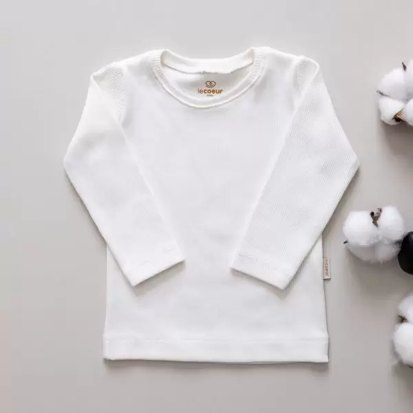Camiseta Ribana off white 100% algodão confortavel unissex le coeur outono inverno varejo minimalista estiloso basico pratico leve moda bebe baby clean moderno inverno