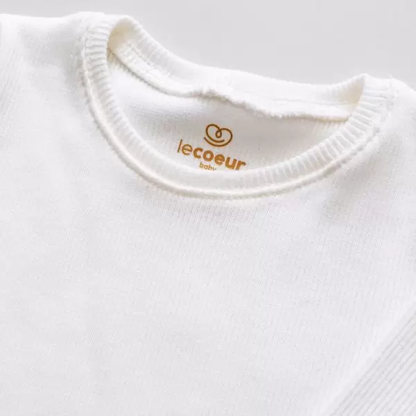 Camiseta Ribana off white 100% algodão confortavel unissex le coeur outono inverno varejo minimalista estiloso basico pratico leve moda bebe baby clean moderno inverno