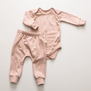 enxoval para bebe lista de enxoval maternidade dicas de maternidade mamae de primeira viagem recem nasciso puerperio amamentacao duvidas sobre maternidade gravidez parto cesaria parto natural dicas para o sono do bebe dicas de amamentacao primeiros passos do bebe macacão infantil, macacão bebe, malha 100% algodão, verão, baby, site confiável, primavera verão, peças infantis, moda infantil, roupa de criança, conjunto body manga curta infantil, unissex, le coeur, minimalista, Roupas de bebê, Roupas infantis, Moda bebê, Roupas para recém-nascido, loja de bebê online, Conjuntos de bebê, Roupa de bebê a preço acessível, Roupas de bebê em promoção, Roupas de bebê para o verão, Conjuntos de roupas de bebê, Roupas de bebê meia estação, Roupa que cresce junto com o bebê, calça para bebê, Macacão para bebê Camiseta bebê, Roupas de bebê Fáceis de trocar, Body bebê, Calça bebê, macacão com pezinho, Saída de maternidade, Roupa de bebê para sair da maternidade, Roupa para neném, Peças para neném maternidade sapatinho de bebe mantinha de bebe roupa de bebe menino roupa de bebe menina touca para bebe gorro para bebe pecas para aquecer o bebe inverno roupas de inverno para bebe o que levar na bolsa da maternidade o que o bebe mais usa nos primeiros dias leite materno amamentação doula dicas de amamentacao como amamentar dor pra amamentar meias para bebe mantas para bebe saida de maternidade sapatinhos de bebe enxoval bebe bolsa de bebe cha revelacao ideia de cha revelacao meia bebe touca bebe manta bebe sapatinho bebe nomes para bebes nomes mais usados lista de enxoval saida de maternidade pediatra parto humanizado pre natal doula pagao mijao calça culote bodi manga longa roupa menino roupa menina bebe menino bebe menina pos parto pós parto gravidez bolsa maternidade