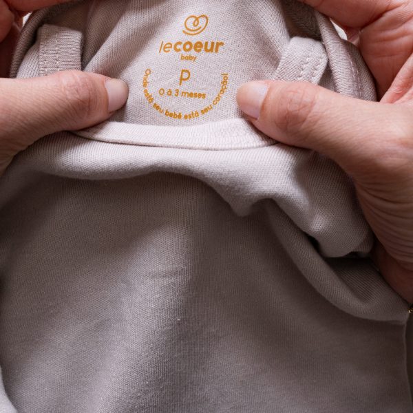 enxoval para bebe lista de enxoval maternidade dicas de maternidade mamae de primeira viagem recem nasciso puerperio amamentacao duvidas sobre maternidade gravidez parto cesaria parto natural dicas para o sono do bebe dicas de amamentacao primeiros passos do bebe macacão infantil, macacão bebe, malha 100% algodão, verão, baby, site confiável, primavera verão, peças infantis, moda infantil, roupa de criança, conjunto body manga curta infantil, unissex, le coeur, minimalista, Roupas de bebê, Roupas infantis, Moda bebê, Roupas para recém-nascido, loja de bebê online, Conjuntos de bebê, Roupa de bebê a preço acessível, Roupas de bebê em promoção, Roupas de bebê para o verão, Conjuntos de roupas de bebê, Roupas de bebê meia estação, Roupa que cresce junto com o bebê, calça para bebê, Macacão para bebê Camiseta bebê, Roupas de bebê Fáceis de trocar, Body bebê, Calça bebê, macacão com pezinho, Saída de maternidade, Roupa de bebê para sair da maternidade, Roupa para neném, Peças para neném maternidade sapatinho de bebe mantinha de bebe roupa de bebe menino roupa de bebe menina touca para bebe gorro para bebe pecas para aquecer o bebe inverno roupas de inverno para bebe Kit maternidade enxoval bebe completo kit bodyv e calça bebe kit saida de maternidade kit roupas de recem nascido calça bebe suedine algodao roupa de bebe confortavel enxoval bebe roupas infantis roupas para bebes preço calça bebe roupas personalizadas roupas de maternidade roupa de bebe confortaveis calça de bebe unissex