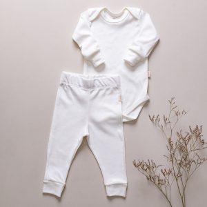 enxoval para bebe lista de enxoval maternidade dicas de maternidade mamae de primeira viagem recem nasciso puerperio amamentacao duvidas sobre maternidade gravidez parto cesaria parto natural dicas para o sono do bebe dicas de amamentacao primeiros passos do bebe macacão infantil, macacão bebe, malha 100% algodão, verão, baby, site confiável, primavera verão, peças infantis, moda infantil, roupa de criança, conjunto body manga curta infantil, unissex, le coeur, minimalista, Roupas de bebê, Roupas infantis, Moda bebê, Roupas para recém-nascido, loja de bebê online, Conjuntos de bebê, Roupa de bebê a preço acessível, Roupas de bebê em promoção, Roupas de bebê para o verão, Conjuntos de roupas de bebê, Roupas de bebê meia estação, Roupa que cresce junto com o bebê, calça para bebê, Macacão para bebê Camiseta bebê, Roupas de bebê Fáceis de trocar, Body bebê, Calça bebê, macacão com pezinho, Saída de maternidade, Roupa de bebê para sair da maternidade, Roupa para neném, Peças para neném maternidade sapatinho de bebe mantinha de bebe roupa de bebe menino roupa de bebe menina touca para bebe gorro para bebe pecas para aquecer o bebe inverno roupas de inverno para bebe Kit maternidade enxoval bebe completo kit bodyv e calça bebe kit saida de maternidade kit roupas de recem nascido calça bebe suedine algodao roupa de bebe confortavel enxoval bebe roupas infantis roupas para bebes preço calça bebe roupas personalizadas roupas de maternidade roupa de bebe confortaveis calça de bebe unissex
