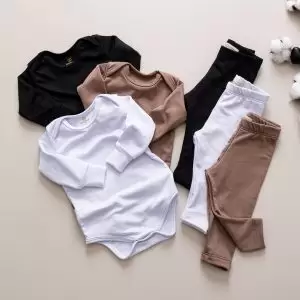 enxoval para bebe lista de enxoval maternidade dicas de maternidade mamae de primeira viagem recem nasciso puerperio amamentacao duvidas sobre maternidade gravidez parto cesaria parto natural dicas para o sono do bebe dicas de amamentacao primeiros passos do bebe macacão infantil, macacão bebe, malha 100% algodão, verão, baby, site confiável, primavera verão, peças infantis, moda infantil, roupa de criança, conjunto body manga curta infantil, unissex, le coeur, minimalista, Roupas de bebê, Roupas infantis, Moda bebê, Roupas para recém-nascido, loja de bebê online, Conjuntos de bebê, Roupa de bebê a preço acessível, Roupas de bebê em promoção, Roupas de bebê para o verão, Conjuntos de roupas de bebê, Roupas de bebê meia estação, Roupa que cresce junto com o bebê, calça para bebê, Macacão para bebê Camiseta bebê, Roupas de bebê Fáceis de trocar, Body bebê, Calça bebê, macacão com pezinho, Saída de maternidade, Roupa de bebê para sair da maternidade, Roupa para neném, Peças para neném maternidade sapatinho de bebe mantinha de bebe roupa de bebe menino roupa de bebe menina touca para bebe gorro para bebe pecas para aquecer o bebe inverno roupas de inverno para bebe Kit maternidade enxoval bebe completo kit bodyv e calça bebe kit saida de maternidade kit roupas de recem nascido