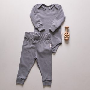 enxoval para bebe lista de enxoval maternidade dicas de maternidade mamae de primeira viagem recem nasciso puerperio amamentacao duvidas sobre maternidade gravidez parto cesaria parto natural dicas para o sono do bebe dicas de amamentacao primeiros passos do bebe macacão infantil, macacão bebe, malha 100% algodão, verão, baby, site confiável, primavera verão, peças infantis, moda infantil, roupa de criança, conjunto body manga curta infantil, unissex, le coeur, minimalista, Roupas de bebê, Roupas infantis, Moda bebê, Roupas para recém-nascido, loja de bebê online, Conjuntos de bebê, Roupa de bebê a preço acessível, Roupas de bebê em promoção, Roupas de bebê para o verão, Conjuntos de roupas de bebê, Roupas de bebê meia estação, Roupa que cresce junto com o bebê, calça para bebê, Macacão para bebê Camiseta bebê, Roupas de bebê Fáceis de trocar, Body bebê, Calça bebê, macacão com pezinho, Saída de maternidade, Roupa de bebê para sair da maternidade, Roupa para neném, Peças para neném maternidade sapatinho de bebe mantinha de bebe roupa de bebe menino roupa de bebe menina touca para bebe gorro para bebe pecas para aquecer o bebe inverno roupas de inverno para bebe Kit maternidade enxoval bebe completo kit bodyv e calça bebe kit saida de maternidade kit roupas de recem nascido calça bebe suedine algodao roupa de bebe confortavel enxoval bebe roupas infantis roupas para bebes preço calça bebe roupas personalizadas roupas de maternidade roupa de bebe confortaveis calça de bebe unissex
