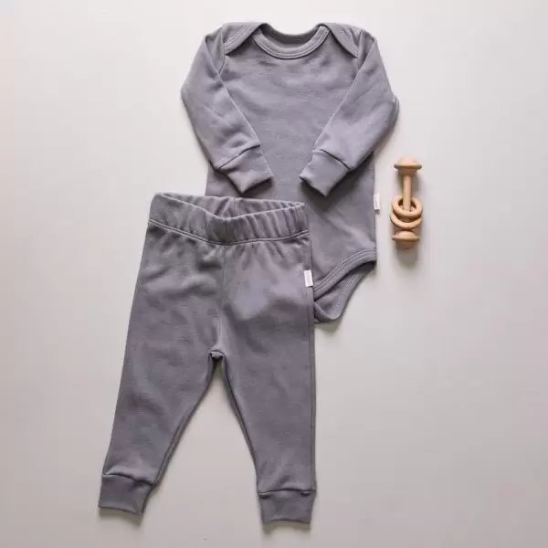 enxoval para bebe lista de enxoval maternidade dicas de maternidade mamae de primeira viagem recem nasciso puerperio amamentacao duvidas sobre maternidade gravidez parto cesaria parto natural dicas para o sono do bebe dicas de amamentacao primeiros passos do bebe macacão infantil, macacão bebe, malha 100% algodão, verão, baby, site confiável, primavera verão, peças infantis, moda infantil, roupa de criança, conjunto body manga curta infantil, unissex, le coeur, minimalista, Roupas de bebê, Roupas infantis, Moda bebê, Roupas para recém-nascido, loja de bebê online, Conjuntos de bebê, Roupa de bebê a preço acessível, Roupas de bebê em promoção, Roupas de bebê para o verão, Conjuntos de roupas de bebê, Roupas de bebê meia estação, Roupa que cresce junto com o bebê, calça para bebê, Macacão para bebê Camiseta bebê, Roupas de bebê Fáceis de trocar, Body bebê, Calça bebê, macacão com pezinho, Saída de maternidade, Roupa de bebê para sair da maternidade, Roupa para neném, Peças para neném maternidade sapatinho de bebe mantinha de bebe roupa de bebe menino roupa de bebe menina touca para bebe gorro para bebe pecas para aquecer o bebe inverno roupas de inverno para bebe Kit maternidade enxoval bebe completo kit bodyv e calça bebe kit saida de maternidade kit roupas de recem nascido calça bebe suedine algodao roupa de bebe confortavel enxoval bebe roupas infantis roupas para bebes preço calça bebe roupas personalizadas roupas de maternidade roupa de bebe confortaveis calça de bebe unissex