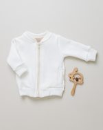 enxoval para bebe lista de enxoval maternidade dicas de maternidade mamae de primeira viagem recem nasciso puerperio amamentacao duvidas sobre maternidade gravidez parto cesaria parto natural dicas para o sono do bebe dicas de amamentacao primeiros passos do bebe macacão infantil, macacão bebe, malha 100% algodão, verão, baby, site confiável, primavera verão, peças infantis, moda infantil, roupa de criança, conjunto body manga curta infantil, unissex, le coeur, minimalista, Roupas de bebê, Roupas infantis, Moda bebê, Roupas para recém-nascido, loja de bebê online, Conjuntos de bebê, Roupa de bebê a preço acessível, Roupas de bebê em promoção, Roupas de bebê para o verão, Conjuntos de roupas de bebê, Roupas de bebê meia estação, Roupa que cresce junto com o bebê, calça para bebê, Macacão para bebê Camiseta bebê, Roupas de bebê Fáceis de trocar, Body bebê, Calça bebê, macacão com pezinho, Saída de maternidade, Roupa de bebê para sair da maternidade, Roupa para neném, Peças para neném maternidade sapatinho de bebe mantinha de bebe roupa de bebe menino roupa de bebe menina touca para bebe gorro para bebe pecas para aquecer o bebe inverno roupas de inverno para bebe Kit maternidade enxoval bebe completo kit bodyv e calça bebe kit saida de maternidade kit roupas de recem nascido calça bebe suedine algodao roupa de bebe confortavel enxoval bebe roupas infantis roupas para bebes preço calça bebe roupas personalizadas roupas de maternidade roupa de bebe confortaveis calça de bebe unissex