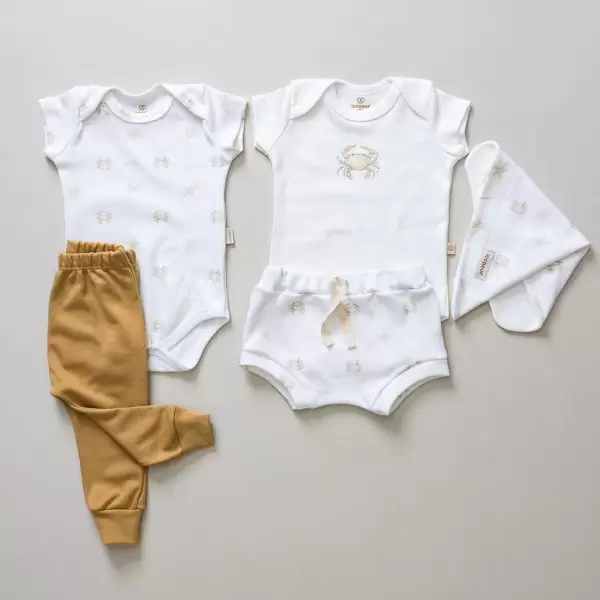 enxoval para bebe lista de enxoval maternidade dicas de maternidade mamae de primeira viagem recem nasciso puerperio amamentacao duvidas sobre maternidade gravidez parto cesaria parto natural dicas para o sono do bebe dicas de amamentacao primeiros passos do bebe macacão infantil, macacão bebe, malha 100% algodão, verão, baby, site confiável, primavera verão, peças infantis, moda infantil, roupa de criança, conjunto body manga curta infantil, unissex, le coeur, minimalista, Roupas de bebê, Roupas infantis, Moda bebê, Roupas para recém-nascido, loja de bebê online, Conjuntos de bebê, Roupa de bebê a preço acessível, Roupas de bebê em promoção, Roupas de bebê para o verão, Conjuntos de roupas de bebê, Roupas de bebê meia estação, Roupa que cresce junto com o bebê, calça para bebê, Macacão para bebê Camiseta bebê, Roupas de bebê Fáceis de trocar, Body bebê, Calça bebê, macacão com pezinho, Saída de maternidade, Roupa de bebê para sair da maternidade, Roupa para neném, Peças para neném maternidade sapatinho de bebe mantinha de bebe roupa de bebe menino roupa de bebe menina touca para bebe gorro para bebe pecas para aquecer o bebe inverno roupas de inverno para bebe Kit maternidade enxoval bebe completo kit bodyv e calça bebe kit saida de maternidade kit roupas de recem nascido calça bebe suedine algodao roupa de bebe confortavel enxoval bebe roupas infantis roupas para bebes preço calça bebe roupas personalizadas roupas de maternidade roupa de bebe confortaveis calça de bebe unissex
