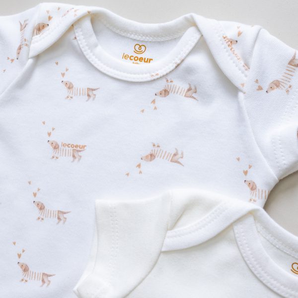enxoval para bebe lista de enxoval maternidade dicas de maternidade mamae de primeira viagem recem nasciso puerperio amamentacao duvidas sobre maternidade gravidez parto cesaria parto natural dicas para o sono do bebe dicas de amamentacao primeiros passos do bebe macacão infantil, macacão bebe, malha 100% algodão, verão, baby, site confiável, primavera verão, peças infantis, moda infantil, roupa de criança, conjunto body manga curta infantil, unissex, le coeur, minimalista, Roupas de bebê, Roupas infantis, Moda bebê, Roupas para recém-nascido, loja de bebê online, Conjuntos de bebê, Roupa de bebê a preço acessível, Roupas de bebê em promoção, Roupas de bebê para o verão, Conjuntos de roupas de bebê, Roupas de bebê meia estação, Roupa que cresce junto com o bebê, calça para bebê, Macacão para bebê Camiseta bebê, Roupas de bebê Fáceis de trocar, Body bebê, Calça bebê, macacão com pezinho, Saída de maternidade, Roupa de bebê para sair da maternidade, Roupa para neném, Peças para neném maternidade sapatinho de bebe mantinha de bebe roupa de bebe menino roupa de bebe menina touca para bebe gorro para bebe pecas para aquecer o bebe inverno roupas de inverno para bebe Kit maternidade enxoval bebe completo kit bodyv e calça bebe kit saida de maternidade kit roupas de recem nascido calça bebe suedine algodao roupa de bebe confortavel enxoval bebe roupas infantis roupas para bebes preço calça bebe roupas personalizadas roupas de maternidade roupa de bebe confortaveis calça de bebe unissex