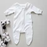 looks para bebe roupas de verao para bebe roupinhas fresquinhas para bebes 100 algodao malha algodao malha antialergica malha ecologica enxoval para bebe lista de enxoval maternidade dicas de maternidade mamae de primeira viagem recem nasciso puerperio amamentacao duvidas sobre maternidade gravidez parto cesaria parto natural dicas para o sono do bebe dicas de amamentacao primeiros passos do bebe macacão infantil, macacão bebe, malha 100% algodão, verão, baby, site confiável, primavera verão, peças infantis, moda infantil, roupa de criança, conjunto body manga curta infantil, unissex, le coeur, minimalista, Roupas de bebê, Roupas infantis, Moda bebê, Roupas para recém-nascido, loja de bebê online, Conjuntos de bebê, Roupa de bebê a preço acessível, Roupas de bebê em promoção, Roupas de bebê para o verão, Conjuntos de roupas de bebê, Roupas de bebê meia estação, Roupa que cresce junto com o bebê, calça para bebê, Macacão para bebê Camiseta bebê, Roupas de bebê Fáceis de trocar, Body bebê, Calça bebê, macacão com pezinho, Saída de maternidade, Roupa de bebê para sair da maternidade, Roupa para neném, Peças para neném maternidade sapatinho de bebe mantinha de bebe roupa de bebe menino roupa de bebe menina touca para bebe gorro para bebe pecas para aquecer o bebe inverno roupas de inverno para bebe Kit maternidade enxoval bebe completo kit bodyv e calça bebe kit saida de maternidade kit roupas de recem nascido calça bebe suedine algodao roupa de bebe confortavel enxoval bebe roupas infantis roupas para bebes preço calça bebe roupas personalizadas roupas de maternidade roupa de bebe confortaveis calça de bebe unissex