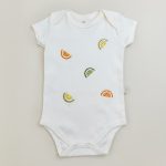 enxoval para bebê, lista de enxoval maternidade, dicas de maternidade, mamãe de primeira viagem, recém-nascido, puerpério, amamentação, dúvidas sobre maternidade, gravidez, parto, cesárea, parto natural, dicas para o sono do bebê, primeiros passos do bebê, macacão infantil, macacão bebê, malha 100% algodão, verão, primavera verão, baby, site confiável, peças infantis, moda infantil, roupa de criança, conjunto body manga curta infantil, unissex, Le Coeur, minimalista, roupas de bebê, roupas infantis, moda bebê, roupas para recém-nascido, loja de bebê online, conjuntos de bebê, roupa de bebê a preço acessível, roupas de bebê em promoção, roupas de bebê para o verão, conjuntos de roupas de bebê, roupas de bebê meia estação, roupa que cresce junto com o bebê, calça para bebê, macacão para bebê, camiseta bebê, roupas de bebê fáceis de trocar, body bebê, calça bebê, macacão com pezinho, saída de maternidade, roupa de bebê para sair da maternidade, roupa para neném, peças para neném maternidade, sapatinho de bebê, mantinha de bebê, roupa de bebê menino, roupa de bebê menina, touca para bebê, gorro para bebê, peças para aquecer o bebê, inverno, roupas de inverno para bebê, kit maternidade, enxoval bebê completo, kit body e calça bebê, kit saída de maternidade, kit roupas de recém-nascido, calça bebê suedine algodão, roupa de bebê confortável, enxoval bebê, roupas infantis, roupas para bebês preço, calça bebê, roupas personalizadas, roupas de maternidade, roupas de bebê confortáveis, calça de bebê unissex, ideias para mesversário, dicas de amamentação, quarto de bebê, decoração para quarto de bebê, malha leve e respirável, feito em algodão, confortável, maciez, moderna e estilosa, peças meia estação, enxoval completo para bebê, o que levar na mala da maternidade, lista enxoval maternidade atualizada, enxoval prático para recém-nascido, itens essenciais do enxoval, enxoval para mamãe e bebê, bolsa maternidade organizada, maternidade real, maternidade leve, maternidade na prática, dicas para mamães de primeira viagem, cuidados com o bebê recém-nascido, o que comprar antes do nascimento, roupinhas para maternidade, enxoval minimalista, enxoval sustentável para bebê, roupas fresquinhas para bebê, moda bebê verão, roupa leve para dias quentes, conjuntinho de verão bebê, roupas de bebê respiráveis, tecidos leves para o calor, roupas de bebê para meia-estação, looks de verão para bebê, conforto térmico para o bebê, roupa de bebê para clima quente, kit verão bebê, looks básicos de verão, roupas de bebê para passear, roupas de bebê para o dia a dia, roupas de bebê 100% algodão, algodão macio para bebê, roupas de bebê hipoalergênicas, tecidos naturais para bebê, roupas sem poliéster, malha respirável para bebê, roupas seguras para a pele do bebê, conforto e maciez para o bebê, roupas que não irritam a pele, roupas duráveis e confortáveis, roupas que acompanham o crescimento, qualidade premium infantil, roupas com toque suave, body de algodão para bebê, body manga curta bebê verão, calça bebê algodão, macacão leve para recém-nascido, conjunto bebê minimalista, roupas básicas para bebê, roupas neutras unissex, roupinhas para bebê menino e menina, kit body e calça bebê, kit roupas para recém-nascido, saída maternidade algodão, roupas práticas para trocar, roupas para o enxoval do bebê, roupas para dormir o bebê, pijaminha bebê, roupa para o bebê dormir confortável, amor em cada detalhe, feito com carinho para o bebê, cada fase com conforto, roupas para momentos especiais, estilo minimalista infantil, conforto que abraça, roupas que acompanham o crescimento, moda infantil afetiva, roupas pensadas para o dia a dia da mamãe.