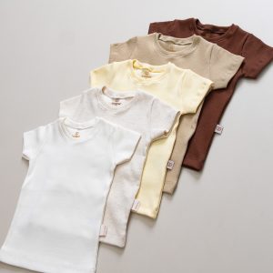 enxoval para bebê, lista de enxoval maternidade, dicas de maternidade, mamãe de primeira viagem, recém-nascido, puerpério, amamentação, dúvidas sobre maternidade, gravidez, parto, cesárea, parto natural, dicas para o sono do bebê, primeiros passos do bebê, macacão infantil, macacão bebê, malha 100% algodão, verão, primavera verão, baby, site confiável, peças infantis, moda infantil, roupa de criança, conjunto body manga curta infantil, unissex, Le Coeur, minimalista, roupas de bebê, roupas infantis, moda bebê, roupas para recém-nascido, loja de bebê online, conjuntos de bebê, roupa de bebê a preço acessível, roupas de bebê em promoção, roupas de bebê para o verão, conjuntos de roupas de bebê, roupas de bebê meia estação, roupa que cresce junto com o bebê, calça para bebê, macacão para bebê, camiseta bebê, roupas de bebê fáceis de trocar, body bebê, calça bebê, macacão com pezinho, saída de maternidade, roupa de bebê para sair da maternidade, roupa para neném, peças para neném maternidade, sapatinho de bebê, mantinha de bebê, roupa de bebê menino, roupa de bebê menina, touca para bebê, gorro para bebê, peças para aquecer o bebê, inverno, roupas de inverno para bebê, kit maternidade, enxoval bebê completo, kit body e calça bebê, kit saída de maternidade, kit roupas de recém-nascido, calça bebê suedine algodão, roupa de bebê confortável, enxoval bebê, roupas infantis, roupas para bebês preço, calça bebê, roupas personalizadas, roupas de maternidade, roupas de bebê confortáveis, calça de bebê unissex, ideias para mesversário, dicas de amamentação, quarto de bebê, decoração para quarto de bebê, malha leve e respirável, feito em algodão, confortável, maciez, moderna e estilosa, peças meia estação, enxoval completo para bebê, o que levar na mala da maternidade, lista enxoval maternidade atualizada, enxoval prático para recém-nascido, itens essenciais do enxoval, enxoval para mamãe e bebê, bolsa maternidade organizada, maternidade real, maternidade leve, maternidade na prática, dicas para mamães de primeira viagem, cuidados com o bebê recém-nascido, o que comprar antes do nascimento, roupinhas para maternidade, enxoval minimalista, enxoval sustentável para bebê, roupas fresquinhas para bebê, moda bebê verão, roupa leve para dias quentes, conjuntinho de verão bebê, roupas de bebê respiráveis, tecidos leves para o calor, roupas de bebê para meia-estação, looks de verão para bebê, conforto térmico para o bebê, roupa de bebê para clima quente, kit verão bebê, looks básicos de verão, roupas de bebê para passear, roupas de bebê para o dia a dia, roupas de bebê 100% algodão, algodão macio para bebê, roupas de bebê hipoalergênicas, tecidos naturais para bebê, roupas sem poliéster, malha respirável para bebê, roupas seguras para a pele do bebê, conforto e maciez para o bebê, roupas que não irritam a pele, roupas duráveis e confortáveis, roupas que acompanham o crescimento, qualidade premium infantil, roupas com toque suave, body de algodão para bebê, body manga curta bebê verão, calça bebê algodão, macacão leve para recém-nascido, conjunto bebê minimalista, roupas básicas para bebê, roupas neutras unissex, roupinhas para bebê menino e menina, kit body e calça bebê, kit roupas para recém-nascido, saída maternidade algodão, roupas práticas para trocar, roupas para o enxoval do bebê, roupas para dormir o bebê, pijaminha bebê, roupa para o bebê dormir confortável, amor em cada detalhe, feito com carinho para o bebê, cada fase com conforto, roupas para momentos especiais, estilo minimalista infantil, conforto que abraça, roupas que acompanham o crescimento, moda infantil afetiva, roupas pensadas para o dia a dia da mamãe.