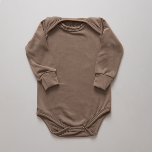 enxoval para bebê, lista de enxoval maternidade, dicas de maternidade, mamãe de primeira viagem, recém-nascido, puerpério, amamentação, dúvidas sobre maternidade, gravidez, parto, cesárea, parto natural, dicas para o sono do bebê, primeiros passos do bebê, macacão infantil, macacão bebê, malha 100% algodão, verão, primavera verão, baby, site confiável, peças infantis, moda infantil, roupa de criança, conjunto body manga curta infantil, unissex, Le Coeur, minimalista, roupas de bebê, roupas infantis, moda bebê, roupas para recém-nascido, loja de bebê online, conjuntos de bebê, roupa de bebê a preço acessível, roupas de bebê em promoção, roupas de bebê para o verão, conjuntos de roupas de bebê, roupas de bebê meia estação, roupa que cresce junto com o bebê, calça para bebê, macacão para bebê, camiseta bebê, roupas de bebê fáceis de trocar, body bebê, calça bebê, macacão com pezinho, saída de maternidade, roupa de bebê para sair da maternidade, roupa para neném, peças para neném maternidade, sapatinho de bebê, mantinha de bebê, roupa de bebê menino, roupa de bebê menina, touca para bebê, gorro para bebê, peças para aquecer o bebê, inverno, roupas de inverno para bebê, kit maternidade, enxoval bebê completo, kit body e calça bebê, kit saída de maternidade, kit roupas de recém-nascido, calça bebê suedine algodão, roupa de bebê confortável, enxoval bebê, roupas infantis, roupas para bebês preço, calça bebê, roupas personalizadas, roupas de maternidade, roupas de bebê confortáveis, calça de bebê unissex, ideias para mesversário, dicas de amamentação, quarto de bebê, decoração para quarto de bebê, malha leve e respirável, feito em algodão, confortável, maciez, moderna e estilosa, peças meia estação, enxoval completo para bebê, o que levar na mala da maternidade, lista enxoval maternidade atualizada, enxoval prático para recém-nascido, itens essenciais do enxoval, enxoval para mamãe e bebê, bolsa maternidade organizada, maternidade real, maternidade leve, maternidade na prática, dicas para mamães de primeira viagem, cuidados com o bebê recém-nascido, o que comprar antes do nascimento, roupinhas para maternidade, enxoval minimalista, enxoval sustentável para bebê, roupas fresquinhas para bebê, moda bebê verão, roupa leve para dias quentes, conjuntinho de verão bebê, roupas de bebê respiráveis, tecidos leves para o calor, roupas de bebê para meia-estação, looks de verão para bebê, conforto térmico para o bebê, roupa de bebê para clima quente, kit verão bebê, looks básicos de verão, roupas de bebê para passear, roupas de bebê para o dia a dia, roupas de bebê 100% algodão, algodão macio para bebê, roupas de bebê hipoalergênicas, tecidos naturais para bebê, roupas sem poliéster, malha respirável para bebê, roupas seguras para a pele do bebê, conforto e maciez para o bebê, roupas que não irritam a pele, roupas duráveis e confortáveis, roupas que acompanham o crescimento, qualidade premium infantil, roupas com toque suave, body de algodão para bebê, body manga curta bebê verão, calça bebê algodão, macacão leve para recém-nascido, conjunto bebê minimalista, roupas básicas para bebê, roupas neutras unissex, roupinhas para bebê menino e menina, kit body e calça bebê, kit roupas para recém-nascido, saída maternidade algodão, roupas práticas para trocar, roupas para o enxoval do bebê, roupas para dormir o bebê, pijaminha bebê, roupa para o bebê dormir confortável, amor em cada detalhe, feito com carinho para o bebê, cada fase com conforto, roupas para momentos especiais, estilo minimalista infantil, conforto que abraça, roupas que acompanham o crescimento, moda infantil afetiva, roupas pensadas para o dia a dia da mamãe.