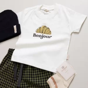 enxoval para bebê, lista de enxoval maternidade, dicas de maternidade, mamãe de primeira viagem, recém-nascido, puerpério, amamentação, dúvidas sobre maternidade, gravidez, parto, cesárea, parto natural, dicas para o sono do bebê, primeiros passos do bebê, macacão infantil, macacão bebê, malha 100% algodão, verão, primavera verão, baby, site confiável, peças infantis, moda infantil, roupa de criança, conjunto body manga curta infantil, unissex, Le Coeur, minimalista, roupas de bebê, roupas infantis, moda bebê, roupas para recém-nascido, loja de bebê online, conjuntos de bebê, roupa de bebê a preço acessível, roupas de bebê em promoção, roupas de bebê para o verão, conjuntos de roupas de bebê, roupas de bebê meia estação, roupa que cresce junto com o bebê, calça para bebê, macacão para bebê, camiseta bebê, roupas de bebê fáceis de trocar, body bebê, calça bebê, macacão com pezinho, saída de maternidade, roupa de bebê para sair da maternidade, roupa para neném, peças para neném maternidade, sapatinho de bebê, mantinha de bebê, roupa de bebê menino, roupa de bebê menina, touca para bebê, gorro para bebê, peças para aquecer o bebê, inverno, roupas de inverno para bebê, kit maternidade, enxoval bebê completo, kit body e calça bebê, kit saída de maternidade, kit roupas de recém-nascido, calça bebê suedine algodão, roupa de bebê confortável, enxoval bebê, roupas infantis, roupas para bebês preço, calça bebê, roupas personalizadas, roupas de maternidade, roupas de bebê confortáveis, calça de bebê unissex, ideias para mesversário, dicas de amamentação, quarto de bebê, decoração para quarto de bebê, malha leve e respirável, feito em algodão, confortável, maciez, moderna e estilosa, peças meia estação, enxoval completo para bebê, o que levar na mala da maternidade, lista enxoval maternidade atualizada, enxoval prático para recém-nascido, itens essenciais do enxoval, enxoval para mamãe e bebê, bolsa maternidade organizada, maternidade real, maternidade leve, maternidade na prática, dicas para mamães de primeira viagem, cuidados com o bebê recém-nascido, o que comprar antes do nascimento, roupinhas para maternidade, enxoval minimalista, enxoval sustentável para bebê, roupas fresquinhas para bebê, moda bebê verão, roupa leve para dias quentes, conjuntinho de verão bebê, roupas de bebê respiráveis, tecidos leves para o calor, roupas de bebê para meia-estação, looks de verão para bebê, conforto térmico para o bebê, roupa de bebê para clima quente, kit verão bebê, looks básicos de verão, roupas de bebê para passear, roupas de bebê para o dia a dia, roupas de bebê 100% algodão, algodão macio para bebê, roupas de bebê hipoalergênicas, tecidos naturais para bebê, roupas sem poliéster, malha respirável para bebê, roupas seguras para a pele do bebê, conforto e maciez para o bebê, roupas que não irritam a pele, roupas duráveis e confortáveis, roupas que acompanham o crescimento, qualidade premium infantil, roupas com toque suave, body de algodão para bebê, body manga curta bebê verão, calça bebê algodão, macacão leve para recém-nascido, conjunto bebê minimalista, roupas básicas para bebê, roupas neutras unissex, roupinhas para bebê menino e menina, kit body e calça bebê, kit roupas para recém-nascido, saída maternidade algodão, roupas práticas para trocar, roupas para o enxoval do bebê, roupas para dormir o bebê, pijaminha bebê, roupa para o bebê dormir confortável, amor em cada detalhe, feito com carinho para o bebê, cada fase com conforto, roupas para momentos especiais, estilo minimalista infantil, conforto que abraça, roupas que acompanham o crescimento, moda infantil afetiva, roupas pensadas para o dia a dia da mamãe.