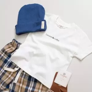 enxoval para bebê, lista de enxoval maternidade, dicas de maternidade, mamãe de primeira viagem, recém-nascido, puerpério, amamentação, dúvidas sobre maternidade, gravidez, parto, cesárea, parto natural, dicas para o sono do bebê, primeiros passos do bebê, macacão infantil, macacão bebê, malha 100% algodão, verão, primavera verão, baby, site confiável, peças infantis, moda infantil, roupa de criança, conjunto body manga curta infantil, unissex, Le Coeur, minimalista, roupas de bebê, roupas infantis, moda bebê, roupas para recém-nascido, loja de bebê online, conjuntos de bebê, roupa de bebê a preço acessível, roupas de bebê em promoção, roupas de bebê para o verão, conjuntos de roupas de bebê, roupas de bebê meia estação, roupa que cresce junto com o bebê, calça para bebê, macacão para bebê, camiseta bebê, roupas de bebê fáceis de trocar, body bebê, calça bebê, macacão com pezinho, saída de maternidade, roupa de bebê para sair da maternidade, roupa para neném, peças para neném maternidade, sapatinho de bebê, mantinha de bebê, roupa de bebê menino, roupa de bebê menina, touca para bebê, gorro para bebê, peças para aquecer o bebê, inverno, roupas de inverno para bebê, kit maternidade, enxoval bebê completo, kit body e calça bebê, kit saída de maternidade, kit roupas de recém-nascido, calça bebê suedine algodão, roupa de bebê confortável, enxoval bebê, roupas infantis, roupas para bebês preço, calça bebê, roupas personalizadas, roupas de maternidade, roupas de bebê confortáveis, calça de bebê unissex, ideias para mesversário, dicas de amamentação, quarto de bebê, decoração para quarto de bebê, malha leve e respirável, feito em algodão, confortável, maciez, moderna e estilosa, peças meia estação, enxoval completo para bebê, o que levar na mala da maternidade, lista enxoval maternidade atualizada, enxoval prático para recém-nascido, itens essenciais do enxoval, enxoval para mamãe e bebê, bolsa maternidade organizada, maternidade real, maternidade leve, maternidade na prática, dicas para mamães de primeira viagem, cuidados com o bebê recém-nascido, o que comprar antes do nascimento, roupinhas para maternidade, enxoval minimalista, enxoval sustentável para bebê, roupas fresquinhas para bebê, moda bebê verão, roupa leve para dias quentes, conjuntinho de verão bebê, roupas de bebê respiráveis, tecidos leves para o calor, roupas de bebê para meia-estação, looks de verão para bebê, conforto térmico para o bebê, roupa de bebê para clima quente, kit verão bebê, looks básicos de verão, roupas de bebê para passear, roupas de bebê para o dia a dia, roupas de bebê 100% algodão, algodão macio para bebê, roupas de bebê hipoalergênicas, tecidos naturais para bebê, roupas sem poliéster, malha respirável para bebê, roupas seguras para a pele do bebê, conforto e maciez para o bebê, roupas que não irritam a pele, roupas duráveis e confortáveis, roupas que acompanham o crescimento, qualidade premium infantil, roupas com toque suave, body de algodão para bebê, body manga curta bebê verão, calça bebê algodão, macacão leve para recém-nascido, conjunto bebê minimalista, roupas básicas para bebê, roupas neutras unissex, roupinhas para bebê menino e menina, kit body e calça bebê, kit roupas para recém-nascido, saída maternidade algodão, roupas práticas para trocar, roupas para o enxoval do bebê, roupas para dormir o bebê, pijaminha bebê, roupa para o bebê dormir confortável, amor em cada detalhe, feito com carinho para o bebê, cada fase com conforto, roupas para momentos especiais, estilo minimalista infantil, conforto que abraça, roupas que acompanham o crescimento, moda infantil afetiva, roupas pensadas para o dia a dia da mamãe.