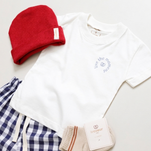 enxoval para bebê, lista de enxoval maternidade, dicas de maternidade, mamãe de primeira viagem, recém-nascido, puerpério, amamentação, dúvidas sobre maternidade, gravidez, parto, cesárea, parto natural, dicas para o sono do bebê, primeiros passos do bebê, macacão infantil, macacão bebê, malha 100% algodão, verão, primavera verão, baby, site confiável, peças infantis, moda infantil, roupa de criança, conjunto body manga curta infantil, unissex, Le Coeur, minimalista, roupas de bebê, roupas infantis, moda bebê, roupas para recém-nascido, loja de bebê online, conjuntos de bebê, roupa de bebê a preço acessível, roupas de bebê em promoção, roupas de bebê para o verão, conjuntos de roupas de bebê, roupas de bebê meia estação, roupa que cresce junto com o bebê, calça para bebê, macacão para bebê, camiseta bebê, roupas de bebê fáceis de trocar, body bebê, calça bebê, macacão com pezinho, saída de maternidade, roupa de bebê para sair da maternidade, roupa para neném, peças para neném maternidade, sapatinho de bebê, mantinha de bebê, roupa de bebê menino, roupa de bebê menina, touca para bebê, gorro para bebê, peças para aquecer o bebê, inverno, roupas de inverno para bebê, kit maternidade, enxoval bebê completo, kit body e calça bebê, kit saída de maternidade, kit roupas de recém-nascido, calça bebê suedine algodão, roupa de bebê confortável, enxoval bebê, roupas infantis, roupas para bebês preço, calça bebê, roupas personalizadas, roupas de maternidade, roupas de bebê confortáveis, calça de bebê unissex, ideias para mesversário, dicas de amamentação, quarto de bebê, decoração para quarto de bebê, malha leve e respirável, feito em algodão, confortável, maciez, moderna e estilosa, peças meia estação, enxoval completo para bebê, o que levar na mala da maternidade, lista enxoval maternidade atualizada, enxoval prático para recém-nascido, itens essenciais do enxoval, enxoval para mamãe e bebê, bolsa maternidade organizada, maternidade real, maternidade leve, maternidade na prática, dicas para mamães de primeira viagem, cuidados com o bebê recém-nascido, o que comprar antes do nascimento, roupinhas para maternidade, enxoval minimalista, enxoval sustentável para bebê, roupas fresquinhas para bebê, moda bebê verão, roupa leve para dias quentes, conjuntinho de verão bebê, roupas de bebê respiráveis, tecidos leves para o calor, roupas de bebê para meia-estação, looks de verão para bebê, conforto térmico para o bebê, roupa de bebê para clima quente, kit verão bebê, looks básicos de verão, roupas de bebê para passear, roupas de bebê para o dia a dia, roupas de bebê 100% algodão, algodão macio para bebê, roupas de bebê hipoalergênicas, tecidos naturais para bebê, roupas sem poliéster, malha respirável para bebê, roupas seguras para a pele do bebê, conforto e maciez para o bebê, roupas que não irritam a pele, roupas duráveis e confortáveis, roupas que acompanham o crescimento, qualidade premium infantil, roupas com toque suave, body de algodão para bebê, body manga curta bebê verão, calça bebê algodão, macacão leve para recém-nascido, conjunto bebê minimalista, roupas básicas para bebê, roupas neutras unissex, roupinhas para bebê menino e menina, kit body e calça bebê, kit roupas para recém-nascido, saída maternidade algodão, roupas práticas para trocar, roupas para o enxoval do bebê, roupas para dormir o bebê, pijaminha bebê, roupa para o bebê dormir confortável, amor em cada detalhe, feito com carinho para o bebê, cada fase com conforto, roupas para momentos especiais, estilo minimalista infantil, conforto que abraça, roupas que acompanham o crescimento, moda infantil afetiva, roupas pensadas para o dia a dia da mamãe.