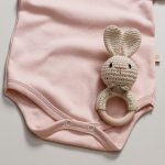 enxoval para bebê, lista de enxoval maternidade, dicas de maternidade, mamãe de primeira viagem, recém-nascido, puerpério, amamentação, dúvidas sobre maternidade, gravidez, parto, cesárea, parto natural, dicas para o sono do bebê, primeiros passos do bebê, macacão infantil, macacão bebê, malha 100% algodão, verão, primavera verão, baby, site confiável, peças infantis, moda infantil, roupa de criança, conjunto body manga curta infantil, unissex, Le Coeur, minimalista, roupas de bebê, roupas infantis, moda bebê, roupas para recém-nascido, loja de bebê online, conjuntos de bebê, roupa de bebê a preço acessível, roupas de bebê em promoção, roupas de bebê para o verão, conjuntos de roupas de bebê, roupas de bebê meia estação, roupa que cresce junto com o bebê, calça para bebê, macacão para bebê, camiseta bebê, roupas de bebê fáceis de trocar, body bebê, calça bebê, macacão com pezinho, saída de maternidade, roupa de bebê para sair da maternidade, roupa para neném, peças para neném maternidade, sapatinho de bebê, mantinha de bebê, roupa de bebê menino, roupa de bebê menina, touca para bebê, gorro para bebê, peças para aquecer o bebê, inverno, roupas de inverno para bebê, kit maternidade, enxoval bebê completo, kit body e calça bebê, kit saída de maternidade, kit roupas de recém-nascido, calça bebê suedine algodão, roupa de bebê confortável, enxoval bebê, roupas infantis, roupas para bebês preço, calça bebê, roupas personalizadas, roupas de maternidade, roupas de bebê confortáveis, calça de bebê unissex, ideias para mesversário, dicas de amamentação, quarto de bebê, decoração para quarto de bebê, malha leve e respirável, feito em algodão, confortável, maciez, moderna e estilosa, peças meia estação, enxoval completo para bebê, o que levar na mala da maternidade, lista enxoval maternidade atualizada, enxoval prático para recém-nascido, itens essenciais do enxoval, enxoval para mamãe e bebê, bolsa maternidade organizada, maternidade real, maternidade leve, maternidade na prática, dicas para mamães de primeira viagem, cuidados com o bebê recém-nascido, o que comprar antes do nascimento, roupinhas para maternidade, enxoval minimalista, enxoval sustentável para bebê, roupas fresquinhas para bebê, moda bebê verão, roupa leve para dias quentes, conjuntinho de verão bebê, roupas de bebê respiráveis, tecidos leves para o calor, roupas de bebê para meia-estação, looks de verão para bebê, conforto térmico para o bebê, roupa de bebê para clima quente, kit verão bebê, looks básicos de verão, roupas de bebê para passear, roupas de bebê para o dia a dia, roupas de bebê 100% algodão, algodão macio para bebê, roupas de bebê hipoalergênicas, tecidos naturais para bebê, roupas sem poliéster, malha respirável para bebê, roupas seguras para a pele do bebê, conforto e maciez para o bebê, roupas que não irritam a pele, roupas duráveis e confortáveis, roupas que acompanham o crescimento, qualidade premium infantil, roupas com toque suave, body de algodão para bebê, body manga curta bebê verão, calça bebê algodão, macacão leve para recém-nascido, conjunto bebê minimalista, roupas básicas para bebê, roupas neutras unissex, roupinhas para bebê menino e menina, kit body e calça bebê, kit roupas para recém-nascido, saída maternidade algodão, roupas práticas para trocar, roupas para o enxoval do bebê, roupas para dormir o bebê, pijaminha bebê, roupa para o bebê dormir confortável, amor em cada detalhe, feito com carinho para o bebê, cada fase com conforto, roupas para momentos especiais, estilo minimalista infantil, conforto que abraça, roupas que acompanham o crescimento, moda infantil afetiva, roupas pensadas para o dia a dia da mamãe.