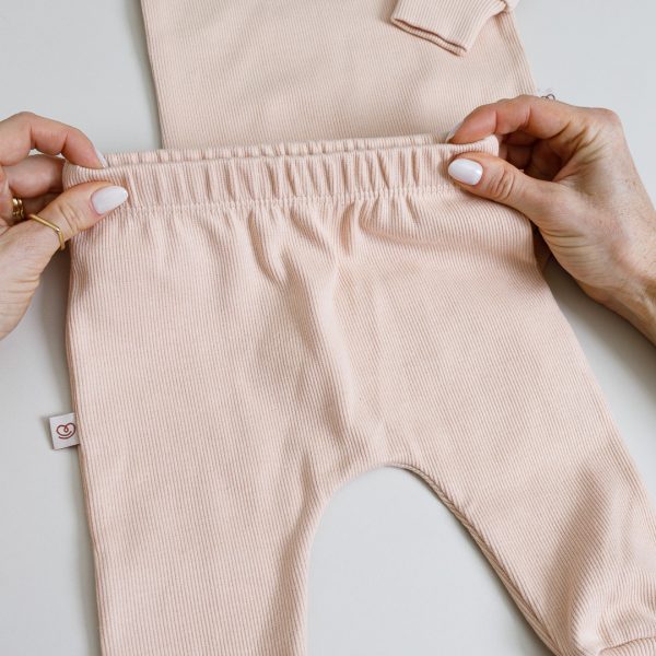 enxoval para bebe lista de enxoval maternidade dicas de maternidade mamae de primeira viagem recem nasciso puerperio amamentacao duvidas sobre maternidade gravidez parto cesaria parto natural dicas para o sono do bebe dicas de amamentacao primeiros passos do bebe macacão infantil, macacão bebe, malha 100% algodão, verão, baby, site confiável, primavera verão, peças infantis, moda infantil, roupa de criança, conjunto body manga curta infantil, unissex, le coeur, minimalista, Roupas de bebê, Roupas infantis, Moda bebê, Roupas para recém-nascido, loja de bebê online, Conjuntos de bebê, Roupa de bebê a preço acessível, Roupas de bebê em promoção, Roupas de bebê para o verão, Conjuntos de roupas de bebê, Roupas de bebê meia estação, Roupa que cresce junto com o bebê, calça para bebê, Macacão para bebê Camiseta bebê, Roupas de bebê Fáceis de trocar, Body bebê, Calça bebê, macacão com pezinho, Saída de maternidade, Roupa de bebê para sair da maternidade, Roupa para neném, Peças para neném maternidade sapatinho de bebe mantinha de bebe roupa de bebe menino roupa de bebe menina touca para bebe gorro para bebe pecas para aquecer o bebe inverno roupas de inverno para bebe o que levar na bolsa da maternidade o que o bebe mais usa nos primeiros dias leite materno amamentação doula dicas de amamentacao como amamentar dor pra amamentar meias para bebe mantas para bebe saida de maternidade sapatinhos de bebe enxoval bebe bolsa de bebe cha revelacao ideia de cha revelacao meia bebe touca bebe manta bebe sapatinho bebe