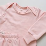 enxoval para bebê, lista de enxoval maternidade, dicas de maternidade, mamãe de primeira viagem, recém-nascido, puerpério, amamentação, dúvidas sobre maternidade, gravidez, parto, cesárea, parto natural, dicas para o sono do bebê, primeiros passos do bebê, macacão infantil, macacão bebê, malha 100% algodão, verão, primavera verão, baby, site confiável, peças infantis, moda infantil, roupa de criança, conjunto body manga curta infantil, unissex, Le Coeur, minimalista, roupas de bebê, roupas infantis, moda bebê, roupas para recém-nascido, loja de bebê online, conjuntos de bebê, roupa de bebê a preço acessível, roupas de bebê em promoção, roupas de bebê para o verão, conjuntos de roupas de bebê, roupas de bebê meia estação, roupa que cresce junto com o bebê, calça para bebê, macacão para bebê, camiseta bebê, roupas de bebê fáceis de trocar, body bebê, calça bebê, macacão com pezinho, saída de maternidade, roupa de bebê para sair da maternidade, roupa para neném, peças para neném maternidade, sapatinho de bebê, mantinha de bebê, roupa de bebê menino, roupa de bebê menina, touca para bebê, gorro para bebê, peças para aquecer o bebê, inverno, roupas de inverno para bebê, kit maternidade, enxoval bebê completo, kit body e calça bebê, kit saída de maternidade, kit roupas de recém-nascido, calça bebê suedine algodão, roupa de bebê confortável, enxoval bebê, roupas infantis, roupas para bebês preço, calça bebê, roupas personalizadas, roupas de maternidade, roupas de bebê confortáveis, calça de bebê unissex, ideias para mesversário, dicas de amamentação, quarto de bebê, decoração para quarto de bebê, malha leve e respirável, feito em algodão, confortável, maciez, moderna e estilosa, peças meia estação, enxoval completo para bebê, o que levar na mala da maternidade, lista enxoval maternidade atualizada, enxoval prático para recém-nascido, itens essenciais do enxoval, enxoval para mamãe e bebê, bolsa maternidade organizada, maternidade real, maternidade leve, maternidade na prática, dicas para mamães de primeira viagem, cuidados com o bebê recém-nascido, o que comprar antes do nascimento, roupinhas para maternidade, enxoval minimalista, enxoval sustentável para bebê, roupas fresquinhas para bebê, moda bebê verão, roupa leve para dias quentes, conjuntinho de verão bebê, roupas de bebê respiráveis, tecidos leves para o calor, roupas de bebê para meia-estação, looks de verão para bebê, conforto térmico para o bebê, roupa de bebê para clima quente, kit verão bebê, looks básicos de verão, roupas de bebê para passear, roupas de bebê para o dia a dia, roupas de bebê 100% algodão, algodão macio para bebê, roupas de bebê hipoalergênicas, tecidos naturais para bebê, roupas sem poliéster, malha respirável para bebê, roupas seguras para a pele do bebê, conforto e maciez para o bebê, roupas que não irritam a pele, roupas duráveis e confortáveis, roupas que acompanham o crescimento, qualidade premium infantil, roupas com toque suave, body de algodão para bebê, body manga curta bebê verão, calça bebê algodão, macacão leve para recém-nascido, conjunto bebê minimalista, roupas básicas para bebê, roupas neutras unissex, roupinhas para bebê menino e menina, kit body e calça bebê, kit roupas para recém-nascido, saída maternidade algodão, roupas práticas para trocar, roupas para o enxoval do bebê, roupas para dormir o bebê, pijaminha bebê, roupa para o bebê dormir confortável, amor em cada detalhe, feito com carinho para o bebê, cada fase com conforto, roupas para momentos especiais, estilo minimalista infantil, conforto que abraça, roupas que acompanham o crescimento, moda infantil afetiva, roupas pensadas para o dia a dia da mamãe.