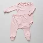 enxoval para bebê, lista de enxoval maternidade, dicas de maternidade, mamãe de primeira viagem, recém-nascido, puerpério, amamentação, dúvidas sobre maternidade, gravidez, parto, cesárea, parto natural, dicas para o sono do bebê, primeiros passos do bebê, macacão infantil, macacão bebê, malha 100% algodão, verão, primavera verão, baby, site confiável, peças infantis, moda infantil, roupa de criança, conjunto body manga curta infantil, unissex, Le Coeur, minimalista, roupas de bebê, roupas infantis, moda bebê, roupas para recém-nascido, loja de bebê online, conjuntos de bebê, roupa de bebê a preço acessível, roupas de bebê em promoção, roupas de bebê para o verão, conjuntos de roupas de bebê, roupas de bebê meia estação, roupa que cresce junto com o bebê, calça para bebê, macacão para bebê, camiseta bebê, roupas de bebê fáceis de trocar, body bebê, calça bebê, macacão com pezinho, saída de maternidade, roupa de bebê para sair da maternidade, roupa para neném, peças para neném maternidade, sapatinho de bebê, mantinha de bebê, roupa de bebê menino, roupa de bebê menina, touca para bebê, gorro para bebê, peças para aquecer o bebê, inverno, roupas de inverno para bebê, kit maternidade, enxoval bebê completo, kit body e calça bebê, kit saída de maternidade, kit roupas de recém-nascido, calça bebê suedine algodão, roupa de bebê confortável, enxoval bebê, roupas infantis, roupas para bebês preço, calça bebê, roupas personalizadas, roupas de maternidade, roupas de bebê confortáveis, calça de bebê unissex, ideias para mesversário, dicas de amamentação, quarto de bebê, decoração para quarto de bebê, malha leve e respirável, feito em algodão, confortável, maciez, moderna e estilosa, peças meia estação, enxoval completo para bebê, o que levar na mala da maternidade, lista enxoval maternidade atualizada, enxoval prático para recém-nascido, itens essenciais do enxoval, enxoval para mamãe e bebê, bolsa maternidade organizada, maternidade real, maternidade leve, maternidade na prática, dicas para mamães de primeira viagem, cuidados com o bebê recém-nascido, o que comprar antes do nascimento, roupinhas para maternidade, enxoval minimalista, enxoval sustentável para bebê, roupas fresquinhas para bebê, moda bebê verão, roupa leve para dias quentes, conjuntinho de verão bebê, roupas de bebê respiráveis, tecidos leves para o calor, roupas de bebê para meia-estação, looks de verão para bebê, conforto térmico para o bebê, roupa de bebê para clima quente, kit verão bebê, looks básicos de verão, roupas de bebê para passear, roupas de bebê para o dia a dia, roupas de bebê 100% algodão, algodão macio para bebê, roupas de bebê hipoalergênicas, tecidos naturais para bebê, roupas sem poliéster, malha respirável para bebê, roupas seguras para a pele do bebê, conforto e maciez para o bebê, roupas que não irritam a pele, roupas duráveis e confortáveis, roupas que acompanham o crescimento, qualidade premium infantil, roupas com toque suave, body de algodão para bebê, body manga curta bebê verão, calça bebê algodão, macacão leve para recém-nascido, conjunto bebê minimalista, roupas básicas para bebê, roupas neutras unissex, roupinhas para bebê menino e menina, kit body e calça bebê, kit roupas para recém-nascido, saída maternidade algodão, roupas práticas para trocar, roupas para o enxoval do bebê, roupas para dormir o bebê, pijaminha bebê, roupa para o bebê dormir confortável, amor em cada detalhe, feito com carinho para o bebê, cada fase com conforto, roupas para momentos especiais, estilo minimalista infantil, conforto que abraça, roupas que acompanham o crescimento, moda infantil afetiva, roupas pensadas para o dia a dia da mamãe.