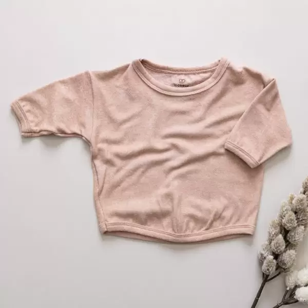 enxoval para bebê, lista de enxoval maternidade, dicas de maternidade, mamãe de primeira viagem, recém-nascido, puerpério, amamentação, dúvidas sobre maternidade, gravidez, parto, cesárea, parto natural, dicas para o sono do bebê, primeiros passos do bebê, macacão infantil, macacão bebê, malha 100% algodão, verão, primavera verão, baby, site confiável, peças infantis, moda infantil, roupa de criança, conjunto body manga curta infantil, unissex, Le Coeur, minimalista, roupas de bebê, roupas infantis, moda bebê, roupas para recém-nascido, loja de bebê online, conjuntos de bebê, roupa de bebê a preço acessível, roupas de bebê em promoção, roupas de bebê para o verão, conjuntos de roupas de bebê, roupas de bebê meia estação, roupa que cresce junto com o bebê, calça para bebê, macacão para bebê, camiseta bebê, roupas de bebê fáceis de trocar, body bebê, calça bebê, macacão com pezinho, saída de maternidade, roupa de bebê para sair da maternidade, roupa para neném, peças para neném maternidade, sapatinho de bebê, mantinha de bebê, roupa de bebê menino, roupa de bebê menina, touca para bebê, gorro para bebê, peças para aquecer o bebê, inverno, roupas de inverno para bebê, kit maternidade, enxoval bebê completo, kit body e calça bebê, kit saída de maternidade, kit roupas de recém-nascido, calça bebê suedine algodão, roupa de bebê confortável, enxoval bebê, roupas infantis, roupas para bebês preço, calça bebê, roupas personalizadas, roupas de maternidade, roupas de bebê confortáveis, calça de bebê unissex, ideias para mesversário, dicas de amamentação, quarto de bebê, decoração para quarto de bebê, malha leve e respirável, feito em algodão, confortável, maciez, moderna e estilosa, peças meia estação, enxoval completo para bebê, o que levar na mala da maternidade, lista enxoval maternidade atualizada, enxoval prático para recém-nascido, itens essenciais do enxoval, enxoval para mamãe e bebê, bolsa maternidade organizada, maternidade real, maternidade leve, maternidade na prática, dicas para mamães de primeira viagem, cuidados com o bebê recém-nascido, o que comprar antes do nascimento, roupinhas para maternidade, enxoval minimalista, enxoval sustentável para bebê, roupas fresquinhas para bebê, moda bebê verão, roupa leve para dias quentes, conjuntinho de verão bebê, roupas de bebê respiráveis, tecidos leves para o calor, roupas de bebê para meia-estação, looks de verão para bebê, conforto térmico para o bebê, roupa de bebê para clima quente, kit verão bebê, looks básicos de verão, roupas de bebê para passear, roupas de bebê para o dia a dia, roupas de bebê 100% algodão, algodão macio para bebê, roupas de bebê hipoalergênicas, tecidos naturais para bebê, roupas sem poliéster, malha respirável para bebê, roupas seguras para a pele do bebê, conforto e maciez para o bebê, roupas que não irritam a pele, roupas duráveis e confortáveis, roupas que acompanham o crescimento, qualidade premium infantil, roupas com toque suave, body de algodão para bebê, body manga curta bebê verão, calça bebê algodão, macacão leve para recém-nascido, conjunto bebê minimalista, roupas básicas para bebê, roupas neutras unissex, roupinhas para bebê menino e menina, kit body e calça bebê, kit roupas para recém-nascido, saída maternidade algodão, roupas práticas para trocar, roupas para o enxoval do bebê, roupas para dormir o bebê, pijaminha bebê, roupa para o bebê dormir confortável, amor em cada detalhe, feito com carinho para o bebê, cada fase com conforto, roupas para momentos especiais, estilo minimalista infantil, conforto que abraça, roupas que acompanham o crescimento, moda infantil afetiva, roupas pensadas para o dia a dia da mamãe.