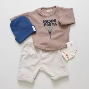 look Infantil Completo com Blusão Over, Calça, Meia e Touca