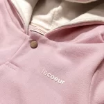 enxoval para bebê, lista de enxoval maternidade, dicas de maternidade, mamãe de primeira viagem, recém-nascido, puerpério, amamentação, dúvidas sobre maternidade, gravidez, parto, cesárea, parto natural, dicas para o sono do bebê, primeiros passos do bebê, macacão infantil, macacão bebê, malha 100% algodão, verão, primavera verão, baby, site confiável, peças infantis, moda infantil, roupa de criança, conjunto body manga curta infantil, unissex, Le Coeur, minimalista, roupas de bebê, roupas infantis, moda bebê, roupas para recém-nascido, loja de bebê online, conjuntos de bebê, roupa de bebê a preço acessível, roupas de bebê em promoção, roupas de bebê para o verão, conjuntos de roupas de bebê, roupas de bebê meia estação, roupa que cresce junto com o bebê, calça para bebê, macacão para bebê, camiseta bebê, roupas de bebê fáceis de trocar, body bebê, calça bebê, macacão com pezinho, saída de maternidade, roupa de bebê para sair da maternidade, roupa para neném, peças para neném maternidade, sapatinho de bebê, mantinha de bebê, roupa de bebê menino, roupa de bebê menina, touca para bebê, gorro para bebê, peças para aquecer o bebê, inverno, roupas de inverno para bebê, kit maternidade, enxoval bebê completo, kit body e calça bebê, kit saída de maternidade, kit roupas de recém-nascido, calça bebê suedine algodão, roupa de bebê confortável, enxoval bebê, roupas infantis, roupas para bebês preço, calça bebê, roupas personalizadas, roupas de maternidade, roupas de bebê confortáveis, calça de bebê unissex, ideias para mesversário, dicas de amamentação, quarto de bebê, decoração para quarto de bebê, malha leve e respirável, feito em algodão, confortável, maciez, moderna e estilosa, peças meia estação, enxoval completo para bebê, o que levar na mala da maternidade, lista enxoval maternidade atualizada, enxoval prático para recém-nascido, itens essenciais do enxoval, enxoval para mamãe e bebê, bolsa maternidade organizada, maternidade real, maternidade leve, maternidade na prática, dicas para mamães de primeira viagem, cuidados com o bebê recém-nascido, o que comprar antes do nascimento, roupinhas para maternidade, enxoval minimalista, enxoval sustentável para bebê, roupas fresquinhas para bebê, moda bebê verão, roupa leve para dias quentes, conjuntinho de verão bebê, roupas de bebê respiráveis, tecidos leves para o calor, roupas de bebê para meia-estação, looks de verão para bebê, conforto térmico para o bebê, roupa de bebê para clima quente, kit verão bebê, looks básicos de verão, roupas de bebê para passear, roupas de bebê para o dia a dia, roupas de bebê 100% algodão, algodão macio para bebê, roupas de bebê hipoalergênicas, tecidos naturais para bebê, roupas sem poliéster, malha respirável para bebê, roupas seguras para a pele do bebê, conforto e maciez para o bebê, roupas que não irritam a pele, roupas duráveis e confortáveis, roupas que acompanham o crescimento, qualidade premium infantil, roupas com toque suave, body de algodão para bebê, body manga curta bebê verão, calça bebê algodão, macacão leve para recém-nascido, conjunto bebê minimalista, roupas básicas para bebê, roupas neutras unissex, roupinhas para bebê menino e menina, kit body e calça bebê, kit roupas para recém-nascido, saída maternidade algodão, roupas práticas para trocar, roupas para o enxoval do bebê, roupas para dormir o bebê, pijaminha bebê, roupa para o bebê dormir confortável, amor em cada detalhe, feito com carinho para o bebê, cada fase com conforto, roupas para momentos especiais, estilo minimalista infantil, conforto que abraça, roupas que acompanham o crescimento, moda infantil afetiva, roupas pensadas para o dia a dia da mamãe.