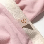 enxoval para bebê, lista de enxoval maternidade, dicas de maternidade, mamãe de primeira viagem, recém-nascido, puerpério, amamentação, dúvidas sobre maternidade, gravidez, parto, cesárea, parto natural, dicas para o sono do bebê, primeiros passos do bebê, macacão infantil, macacão bebê, malha 100% algodão, verão, primavera verão, baby, site confiável, peças infantis, moda infantil, roupa de criança, conjunto body manga curta infantil, unissex, Le Coeur, minimalista, roupas de bebê, roupas infantis, moda bebê, roupas para recém-nascido, loja de bebê online, conjuntos de bebê, roupa de bebê a preço acessível, roupas de bebê em promoção, roupas de bebê para o verão, conjuntos de roupas de bebê, roupas de bebê meia estação, roupa que cresce junto com o bebê, calça para bebê, macacão para bebê, camiseta bebê, roupas de bebê fáceis de trocar, body bebê, calça bebê, macacão com pezinho, saída de maternidade, roupa de bebê para sair da maternidade, roupa para neném, peças para neném maternidade, sapatinho de bebê, mantinha de bebê, roupa de bebê menino, roupa de bebê menina, touca para bebê, gorro para bebê, peças para aquecer o bebê, inverno, roupas de inverno para bebê, kit maternidade, enxoval bebê completo, kit body e calça bebê, kit saída de maternidade, kit roupas de recém-nascido, calça bebê suedine algodão, roupa de bebê confortável, enxoval bebê, roupas infantis, roupas para bebês preço, calça bebê, roupas personalizadas, roupas de maternidade, roupas de bebê confortáveis, calça de bebê unissex, ideias para mesversário, dicas de amamentação, quarto de bebê, decoração para quarto de bebê, malha leve e respirável, feito em algodão, confortável, maciez, moderna e estilosa, peças meia estação, enxoval completo para bebê, o que levar na mala da maternidade, lista enxoval maternidade atualizada, enxoval prático para recém-nascido, itens essenciais do enxoval, enxoval para mamãe e bebê, bolsa maternidade organizada, maternidade real, maternidade leve, maternidade na prática, dicas para mamães de primeira viagem, cuidados com o bebê recém-nascido, o que comprar antes do nascimento, roupinhas para maternidade, enxoval minimalista, enxoval sustentável para bebê, roupas fresquinhas para bebê, moda bebê verão, roupa leve para dias quentes, conjuntinho de verão bebê, roupas de bebê respiráveis, tecidos leves para o calor, roupas de bebê para meia-estação, looks de verão para bebê, conforto térmico para o bebê, roupa de bebê para clima quente, kit verão bebê, looks básicos de verão, roupas de bebê para passear, roupas de bebê para o dia a dia, roupas de bebê 100% algodão, algodão macio para bebê, roupas de bebê hipoalergênicas, tecidos naturais para bebê, roupas sem poliéster, malha respirável para bebê, roupas seguras para a pele do bebê, conforto e maciez para o bebê, roupas que não irritam a pele, roupas duráveis e confortáveis, roupas que acompanham o crescimento, qualidade premium infantil, roupas com toque suave, body de algodão para bebê, body manga curta bebê verão, calça bebê algodão, macacão leve para recém-nascido, conjunto bebê minimalista, roupas básicas para bebê, roupas neutras unissex, roupinhas para bebê menino e menina, kit body e calça bebê, kit roupas para recém-nascido, saída maternidade algodão, roupas práticas para trocar, roupas para o enxoval do bebê, roupas para dormir o bebê, pijaminha bebê, roupa para o bebê dormir confortável, amor em cada detalhe, feito com carinho para o bebê, cada fase com conforto, roupas para momentos especiais, estilo minimalista infantil, conforto que abraça, roupas que acompanham o crescimento, moda infantil afetiva, roupas pensadas para o dia a dia da mamãe.