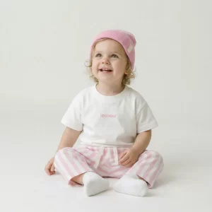 enxoval para bebê, lista de enxoval maternidade, dicas de maternidade, mamãe de primeira viagem, recém-nascido, puerpério, amamentação, dúvidas sobre maternidade, gravidez, parto, cesárea, parto natural, dicas para o sono do bebê, primeiros passos do bebê, macacão infantil, macacão bebê, malha 100% algodão, verão, primavera verão, baby, site confiável, peças infantis, moda infantil, roupa de criança, conjunto body manga curta infantil, unissex, Le Coeur, minimalista, roupas de bebê, roupas infantis, moda bebê, roupas para recém-nascido, loja de bebê online, conjuntos de bebê, roupa de bebê a preço acessível, roupas de bebê em promoção, roupas de bebê para o verão, conjuntos de roupas de bebê, roupas de bebê meia estação, roupa que cresce junto com o bebê, calça para bebê, macacão para bebê, camiseta bebê, roupas de bebê fáceis de trocar, body bebê, calça bebê, macacão com pezinho, saída de maternidade, roupa de bebê para sair da maternidade, roupa para neném, peças para neném maternidade, sapatinho de bebê, mantinha de bebê, roupa de bebê menino, roupa de bebê menina, touca para bebê, gorro para bebê, peças para aquecer o bebê, inverno, roupas de inverno para bebê, kit maternidade, enxoval bebê completo, kit body e calça bebê, kit saída de maternidade, kit roupas de recém-nascido, calça bebê suedine algodão, roupa de bebê confortável, enxoval bebê, roupas infantis, roupas para bebês preço, calça bebê, roupas personalizadas, roupas de maternidade, roupas de bebê confortáveis, calça de bebê unissex, ideias para mesversário, dicas de amamentação, quarto de bebê, decoração para quarto de bebê, malha leve e respirável, feito em algodão, confortável, maciez, moderna e estilosa, peças meia estação, enxoval completo para bebê, o que levar na mala da maternidade, lista enxoval maternidade atualizada, enxoval prático para recém-nascido, itens essenciais do enxoval, enxoval para mamãe e bebê, bolsa maternidade organizada, maternidade real, maternidade leve, maternidade na prática, dicas para mamães de primeira viagem, cuidados com o bebê recém-nascido, o que comprar antes do nascimento, roupinhas para maternidade, enxoval minimalista, enxoval sustentável para bebê, roupas fresquinhas para bebê, moda bebê verão, roupa leve para dias quentes, conjuntinho de verão bebê, roupas de bebê respiráveis, tecidos leves para o calor, roupas de bebê para meia-estação, looks de verão para bebê, conforto térmico para o bebê, roupa de bebê para clima quente, kit verão bebê, looks básicos de verão, roupas de bebê para passear, roupas de bebê para o dia a dia, roupas de bebê 100% algodão, algodão macio para bebê, roupas de bebê hipoalergênicas, tecidos naturais para bebê, roupas sem poliéster, malha respirável para bebê, roupas seguras para a pele do bebê, conforto e maciez para o bebê, roupas que não irritam a pele, roupas duráveis e confortáveis, roupas que acompanham o crescimento, qualidade premium infantil, roupas com toque suave, body de algodão para bebê, body manga curta bebê verão, calça bebê algodão, macacão leve para recém-nascido, conjunto bebê minimalista, roupas básicas para bebê, roupas neutras unissex, roupinhas para bebê menino e menina, kit body e calça bebê, kit roupas para recém-nascido, saída maternidade algodão, roupas práticas para trocar, roupas para o enxoval do bebê, roupas para dormir o bebê, pijaminha bebê, roupa para o bebê dormir confortável, amor em cada detalhe, feito com carinho para o bebê, cada fase com conforto, roupas para momentos especiais, estilo minimalista infantil, conforto que abraça, roupas que acompanham o crescimento, moda infantil afetiva, roupas pensadas para o dia a dia da mamãe.