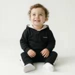 enxoval para bebê, lista de enxoval maternidade, dicas de maternidade, mamãe de primeira viagem, recém-nascido, puerpério, amamentação, dúvidas sobre maternidade, gravidez, parto, cesárea, parto natural, dicas para o sono do bebê, primeiros passos do bebê, macacão infantil, macacão bebê, malha 100% algodão, verão, primavera verão, baby, site confiável, peças infantis, moda infantil, roupa de criança, conjunto body manga curta infantil, unissex, Le Coeur, minimalista, roupas de bebê, roupas infantis, moda bebê, roupas para recém-nascido, loja de bebê online, conjuntos de bebê, roupa de bebê a preço acessível, roupas de bebê em promoção, roupas de bebê para o verão, conjuntos de roupas de bebê, roupas de bebê meia estação, roupa que cresce junto com o bebê, calça para bebê, macacão para bebê, camiseta bebê, roupas de bebê fáceis de trocar, body bebê, calça bebê, macacão com pezinho, saída de maternidade, roupa de bebê para sair da maternidade, roupa para neném, peças para neném maternidade, sapatinho de bebê, mantinha de bebê, roupa de bebê menino, roupa de bebê menina, touca para bebê, gorro para bebê, peças para aquecer o bebê, inverno, roupas de inverno para bebê, kit maternidade, enxoval bebê completo, kit body e calça bebê, kit saída de maternidade, kit roupas de recém-nascido, calça bebê suedine algodão, roupa de bebê confortável, enxoval bebê, roupas infantis, roupas para bebês preço, calça bebê, roupas personalizadas, roupas de maternidade, roupas de bebê confortáveis, calça de bebê unissex, ideias para mesversário, dicas de amamentação, quarto de bebê, decoração para quarto de bebê, malha leve e respirável, feito em algodão, confortável, maciez, moderna e estilosa, peças meia estação, enxoval completo para bebê, o que levar na mala da maternidade, lista enxoval maternidade atualizada, enxoval prático para recém-nascido, itens essenciais do enxoval, enxoval para mamãe e bebê, bolsa maternidade organizada, maternidade real, maternidade leve, maternidade na prática, dicas para mamães de primeira viagem, cuidados com o bebê recém-nascido, o que comprar antes do nascimento, roupinhas para maternidade, enxoval minimalista, enxoval sustentável para bebê, roupas fresquinhas para bebê, moda bebê verão, roupa leve para dias quentes, conjuntinho de verão bebê, roupas de bebê respiráveis, tecidos leves para o calor, roupas de bebê para meia-estação, looks de verão para bebê, conforto térmico para o bebê, roupa de bebê para clima quente, kit verão bebê, looks básicos de verão, roupas de bebê para passear, roupas de bebê para o dia a dia, roupas de bebê 100% algodão, algodão macio para bebê, roupas de bebê hipoalergênicas, tecidos naturais para bebê, roupas sem poliéster, malha respirável para bebê, roupas seguras para a pele do bebê, conforto e maciez para o bebê, roupas que não irritam a pele, roupas duráveis e confortáveis, roupas que acompanham o crescimento, qualidade premium infantil, roupas com toque suave, body de algodão para bebê, body manga curta bebê verão, calça bebê algodão, macacão leve para recém-nascido, conjunto bebê minimalista, roupas básicas para bebê, roupas neutras unissex, roupinhas para bebê menino e menina, kit body e calça bebê, kit roupas para recém-nascido, saída maternidade algodão, roupas práticas para trocar, roupas para o enxoval do bebê, roupas para dormir o bebê, pijaminha bebê, roupa para o bebê dormir confortável, amor em cada detalhe, feito com carinho para o bebê, cada fase com conforto, roupas para momentos especiais, estilo minimalista infantil, conforto que abraça, roupas que acompanham o crescimento, moda infantil afetiva, roupas pensadas para o dia a dia da mamãe.