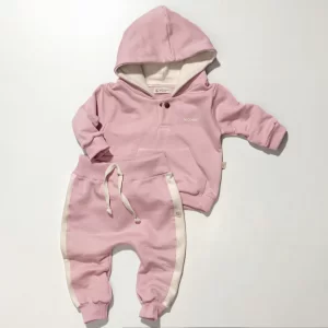 enxoval para bebê, lista de enxoval maternidade, dicas de maternidade, mamãe de primeira viagem, recém-nascido, puerpério, amamentação, dúvidas sobre maternidade, gravidez, parto, cesárea, parto natural, dicas para o sono do bebê, primeiros passos do bebê, macacão infantil, macacão bebê, malha 100% algodão, verão, primavera verão, baby, site confiável, peças infantis, moda infantil, roupa de criança, conjunto body manga curta infantil, unissex, Le Coeur, minimalista, roupas de bebê, roupas infantis, moda bebê, roupas para recém-nascido, loja de bebê online, conjuntos de bebê, roupa de bebê a preço acessível, roupas de bebê em promoção, roupas de bebê para o verão, conjuntos de roupas de bebê, roupas de bebê meia estação, roupa que cresce junto com o bebê, calça para bebê, macacão para bebê, camiseta bebê, roupas de bebê fáceis de trocar, body bebê, calça bebê, macacão com pezinho, saída de maternidade, roupa de bebê para sair da maternidade, roupa para neném, peças para neném maternidade, sapatinho de bebê, mantinha de bebê, roupa de bebê menino, roupa de bebê menina, touca para bebê, gorro para bebê, peças para aquecer o bebê, inverno, roupas de inverno para bebê, kit maternidade, enxoval bebê completo, kit body e calça bebê, kit saída de maternidade, kit roupas de recém-nascido, calça bebê suedine algodão, roupa de bebê confortável, enxoval bebê, roupas infantis, roupas para bebês preço, calça bebê, roupas personalizadas, roupas de maternidade, roupas de bebê confortáveis, calça de bebê unissex, ideias para mesversário, dicas de amamentação, quarto de bebê, decoração para quarto de bebê, malha leve e respirável, feito em algodão, confortável, maciez, moderna e estilosa, peças meia estação, enxoval completo para bebê, o que levar na mala da maternidade, lista enxoval maternidade atualizada, enxoval prático para recém-nascido, itens essenciais do enxoval, enxoval para mamãe e bebê, bolsa maternidade organizada, maternidade real, maternidade leve, maternidade na prática, dicas para mamães de primeira viagem, cuidados com o bebê recém-nascido, o que comprar antes do nascimento, roupinhas para maternidade, enxoval minimalista, enxoval sustentável para bebê, roupas fresquinhas para bebê, moda bebê verão, roupa leve para dias quentes, conjuntinho de verão bebê, roupas de bebê respiráveis, tecidos leves para o calor, roupas de bebê para meia-estação, looks de verão para bebê, conforto térmico para o bebê, roupa de bebê para clima quente, kit verão bebê, looks básicos de verão, roupas de bebê para passear, roupas de bebê para o dia a dia, roupas de bebê 100% algodão, algodão macio para bebê, roupas de bebê hipoalergênicas, tecidos naturais para bebê, roupas sem poliéster, malha respirável para bebê, roupas seguras para a pele do bebê, conforto e maciez para o bebê, roupas que não irritam a pele, roupas duráveis e confortáveis, roupas que acompanham o crescimento, qualidade premium infantil, roupas com toque suave, body de algodão para bebê, body manga curta bebê verão, calça bebê algodão, macacão leve para recém-nascido, conjunto bebê minimalista, roupas básicas para bebê, roupas neutras unissex, roupinhas para bebê menino e menina, kit body e calça bebê, kit roupas para recém-nascido, saída maternidade algodão, roupas práticas para trocar, roupas para o enxoval do bebê, roupas para dormir o bebê, pijaminha bebê, roupa para o bebê dormir confortável, amor em cada detalhe, feito com carinho para o bebê, cada fase com conforto, roupas para momentos especiais, estilo minimalista infantil, conforto que abraça, roupas que acompanham o crescimento, moda infantil afetiva, roupas pensadas para o dia a dia da mamãe.