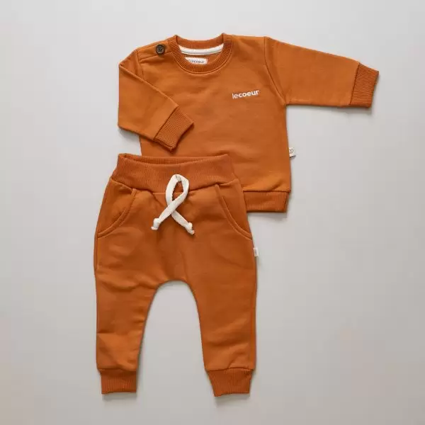Roupas de bebê Moda infantil Roupas para recém-nascido Roupas para bebê Body de bebê Macacão de bebê Pijama de bebê Camiseta de bebê Calça de bebê Manta para bebê Colete para bebê Acessórios para bebê Algodão orgânico para bebê Roupas confortáveis para bebê Roupas suaves para bebê Roupas antialérgicas para bebê Roupas de bebê com estampas Roupas de bebê com tema Tamanhos e Idade Tamanho recém-nascido Roupas 0 a 3 meses Roupas 3 a 6 meses Roupas 6 a 12 meses Roupas para bebês prematuros Moda minimalista para bebê Estilo unissex para bebê Roupas elegantes para bebê Roupas de bebê em cores neutras Roupas de bebê modernas Roupas de bebê em promoção Ofertas em roupas de bebê Onde comprar roupas de bebê Melhores lojas de roupas de bebê Roupas de bebê baratas Roupas de bebê de marcas famosas roupas de bebê Onde encontrar roupas de bebê confortáveis e baratas Melhores marcas de roupas para recém-nascidos Roupas de bebê para o inverno Roupas de bebê com estampa divertida Roupas de bebê para presentear