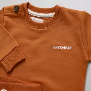 Roupas de bebê Moda infantil Roupas para recém-nascido Roupas para bebê Body de bebê Macacão de bebê Pijama de bebê Camiseta de bebê Calça de bebê Manta para bebê Colete para bebê Acessórios para bebê Algodão orgânico para bebê Roupas confortáveis para bebê Roupas suaves para bebê Roupas antialérgicas para bebê Roupas de bebê com estampas Roupas de bebê com tema Tamanhos e Idade Tamanho recém-nascido Roupas 0 a 3 meses Roupas 3 a 6 meses Roupas 6 a 12 meses Roupas para bebês prematuros Moda minimalista para bebê Estilo unissex para bebê Roupas elegantes para bebê Roupas de bebê em cores neutras Roupas de bebê modernas Roupas de bebê em promoção Ofertas em roupas de bebê Onde comprar roupas de bebê Melhores lojas de roupas de bebê Roupas de bebê baratas Roupas de bebê de marcas famosas roupas de bebê Onde encontrar roupas de bebê confortáveis e baratas Melhores marcas de roupas para recém-nascidos Roupas de bebê para o inverno Roupas de bebê com estampa divertida Roupas de bebê para presentear