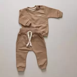 moletom e calça infantil, conjunto moletom bordado infantil, conjunto infantil estiloso, moletom gola careca infantil, moda bebe, roupa para bebe, roupa de criança, loja online infantil, loja de roupa de bebe online, frete grátis, roupinhas bebe estilosas, outono inverno, conjuntinho bebe, peças infantis, conjunto 100% algodão, roupa bebe confortável, loja de bebe, roupa infantil minimalista, roupa baby, moda baby, algodão premium, roupinha de bebê, vestuário para bebês, roupas para recém-nascidos, roupas de bebê menina/menino, enxoval de bebê, body de bebê, jogos de roupa para bebê, acessórios para bebê, moda bebê, roupinhas fofas para bebê, roupas para chá de bebê, baby, roupas para bebes, site confiável, peças infantis, moda infantil, roupa de criança, moda bebe fashion, le coeur, fácil de abotoar, roupinha unissex para bebe