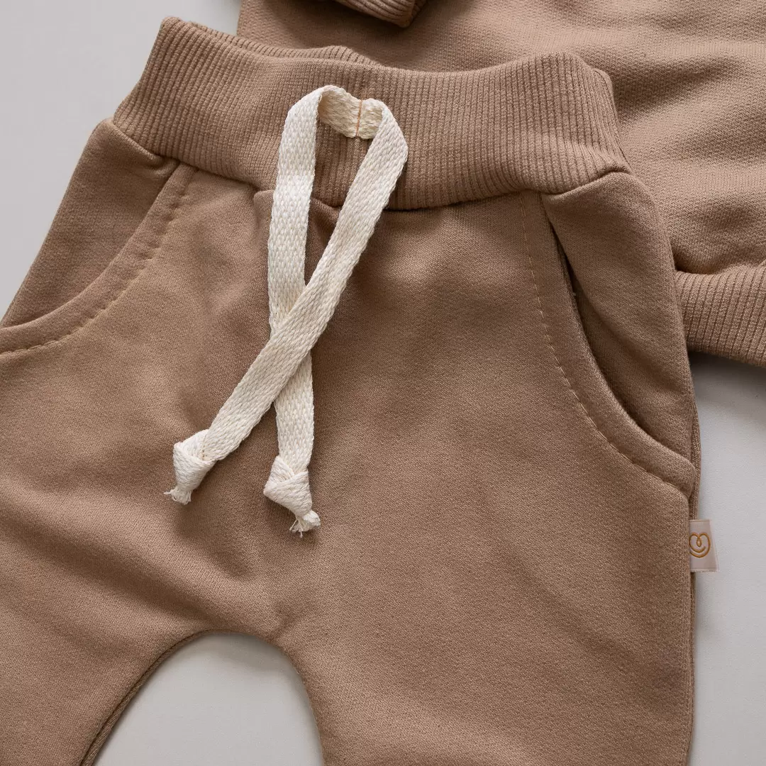 moletom e calça infantil, conjunto moletom bordado infantil, conjunto infantil estiloso, moletom gola careca infantil, moda bebe, roupa para bebe, roupa de criança, loja online infantil, loja de roupa de bebe online, frete grátis, roupinhas bebe estilosas, outono inverno, conjuntinho bebe, peças infantis, conjunto 100% algodão, roupa bebe confortável, loja de bebe, roupa infantil minimalista, roupa baby, moda baby, algodão premium, roupinha de bebê, vestuário para bebês, roupas para recém-nascidos, roupas de bebê menina/menino, enxoval de bebê, body de bebê, jogos de roupa para bebê, acessórios para bebê, moda bebê, roupinhas fofas para bebê, roupas para chá de bebê, baby, roupas para bebes, site confiável, peças infantis, moda infantil, roupa de criança, moda bebe fashion, le coeur, fácil de abotoar, roupinha unissex para bebe