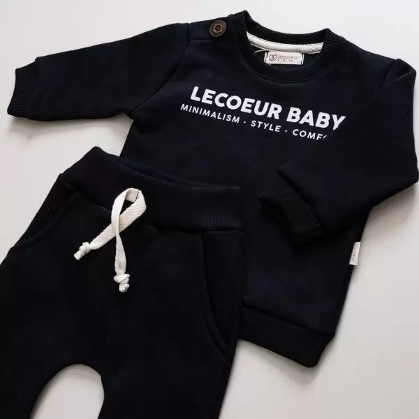 moletom e calça infantil, conjunto moletom peluciado infantil, conjunto infantil estiloso, moletom gola careca infantil, moda bebe, roupa para bebe, roupa de criança, loja online infantil, loja de roupa de bebe online, frete grátis, roupinhas bebe estilosas, outono inverno, conjuntinho bebe, peças infantis, conjunto 100% algodão, roupa bebe confortável, loja de bebe, roupa infantil minimalista, roupa baby, moda baby, algodão premium, roupinha de bebê, vestuário para bebês, roupas para recém-nascidos, roupas de bebê menina/menino, enxoval de bebê, body de bebê, jogos de roupa para bebê, acessórios para bebê, moda bebê, roupinhas fofas para bebê, roupas para chá de bebê, baby, roupas para bebes, site confiável, peças infantis, moda infantil, roupa de criança, moda bebe fashion, le coeur, fácil de abotoar, roupinha unissex para bebe