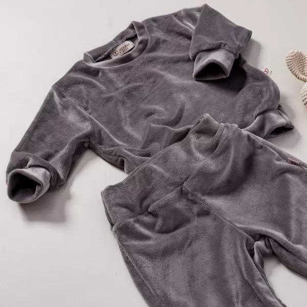 Conjunto Bebê Casaco e Calça Plush Cinza Grafite - Image 2