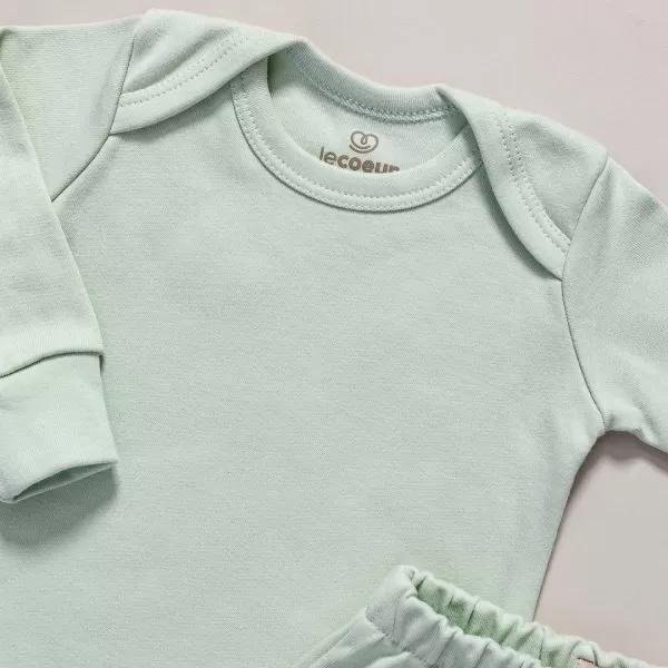 conjunto suedine infantil, body e calça infantil, conjunto suede bebe, moda bebe, roupa para bebe, roupa de criança, loja online infantil, loja de roupa de bebe online, frete grátis, roupinhas bebe estilosas, outono inverno, conjuntinho bebe, peças infantis, conjunto 100% algodão, roupa bebe confortável, loja de bebe, roupa infantil minimalista, roupa baby, moda baby, algodão premium, roupinha de bebê, vestuário para bebês, roupas para recém-nascidos, roupas de bebê menina/menino, enxoval de bebê, body de bebê, jogos de roupa para bebê, acessórios para bebê, moda bebê, roupinhas fofas para bebê, roupas para chá de bebê, baby, roupas para bebes, site confiável, peças infantis, moda infantil, roupa de criança, moda bebe fashion, le coeur, fácil de abotoar, roupinha unissex para bebe
