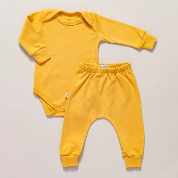 conjunto suedine infantil, body e calça infantil, conjunto suede bebe, moda bebe, roupa para bebe, roupa de criança, loja online infantil, loja de roupa de bebe online, frete grátis, roupinhas bebe estilosas, outono inverno, conjuntinho bebe, peças infantis, conjunto 100% algodão, roupa bebe confortável, loja de bebe, roupa infantil minimalista, roupa baby, moda baby, algodão premium, roupinha de bebê, vestuário para bebês, roupas para recém-nascidos, roupas de bebê menina/menino, enxoval de bebê, body de bebê, jogos de roupa para bebê, acessórios para bebê, moda bebê, roupinhas fofas para bebê, roupas para chá de bebê, baby, roupas para bebes, site confiável, peças infantis, moda infantil, roupa de criança, moda bebe fashion, le coeur, fácil de abotoar, roupinha unissex para bebe